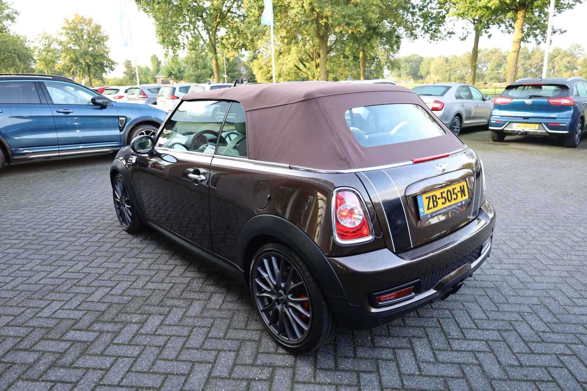 Mini Mini Cabrio 1.6 John Cooper Works Chili LEER RUIT+STOELVERWARMING 18"LMV CLIMA - 37/40