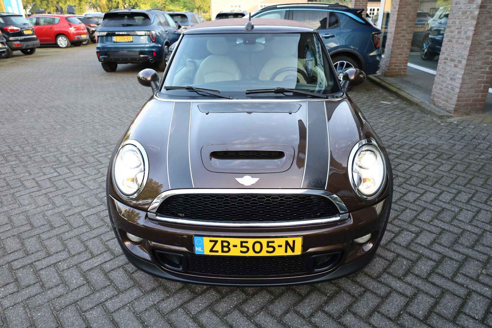 Mini Mini Cabrio 1.6 John Cooper Works Chili LEER RUIT+STOELVERWARMING 18"LMV CLIMA - 40/40