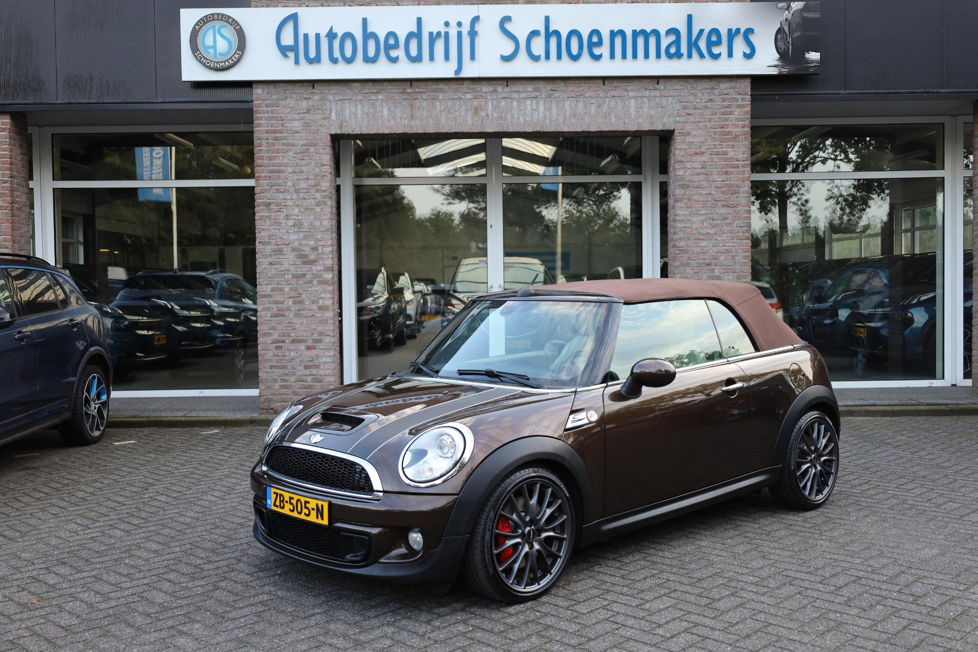 Mini Mini Cabrio 1.6 John Cooper Works Chili LEER RUIT+STOELVERWARMING 18"LMV CLIMA