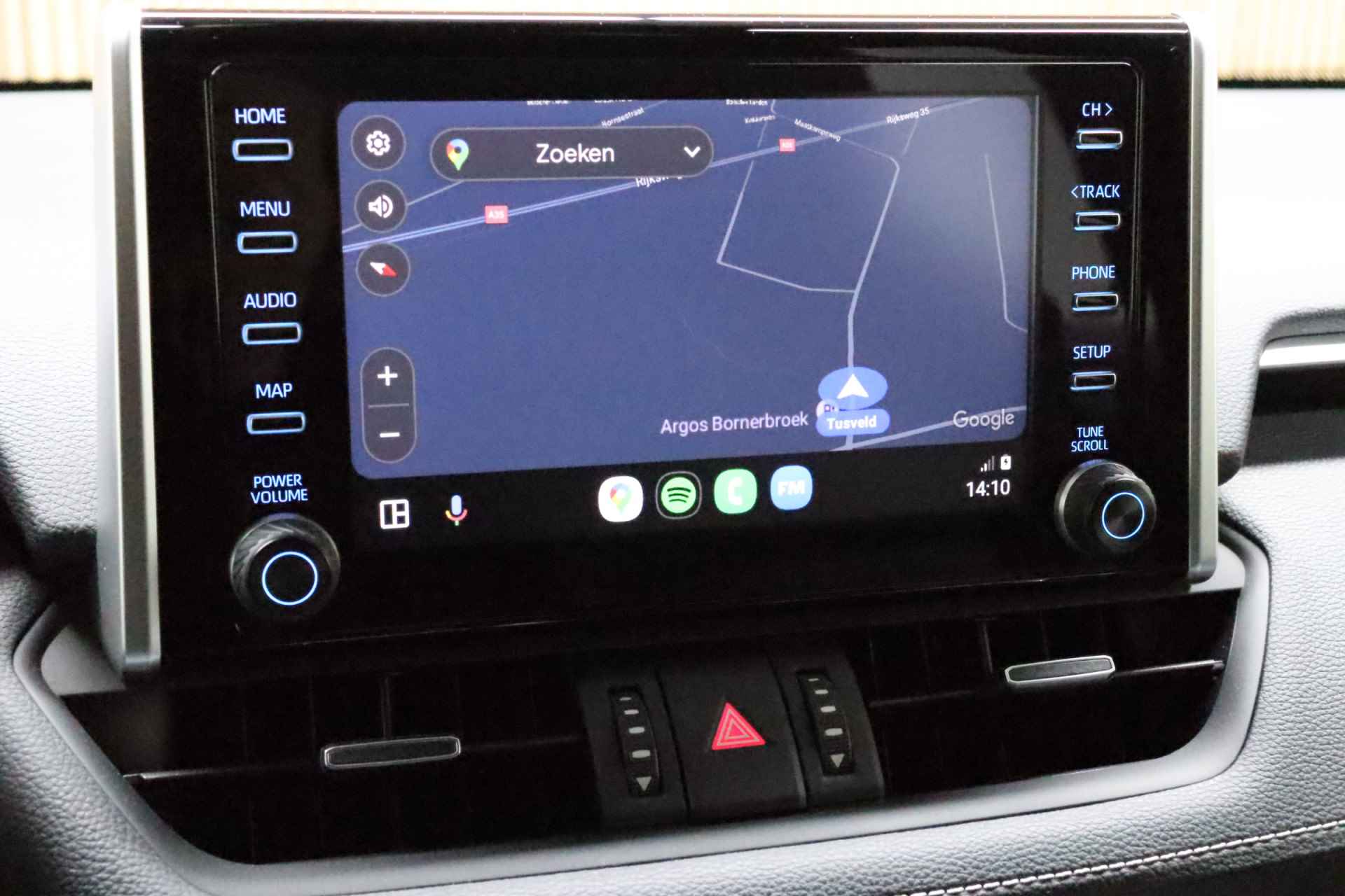 Toyota RAV4 2.5 Hybrid Black Edition | Trekhaak | Google maps Navigatie | Clima | Cruise adaptief - 19/32