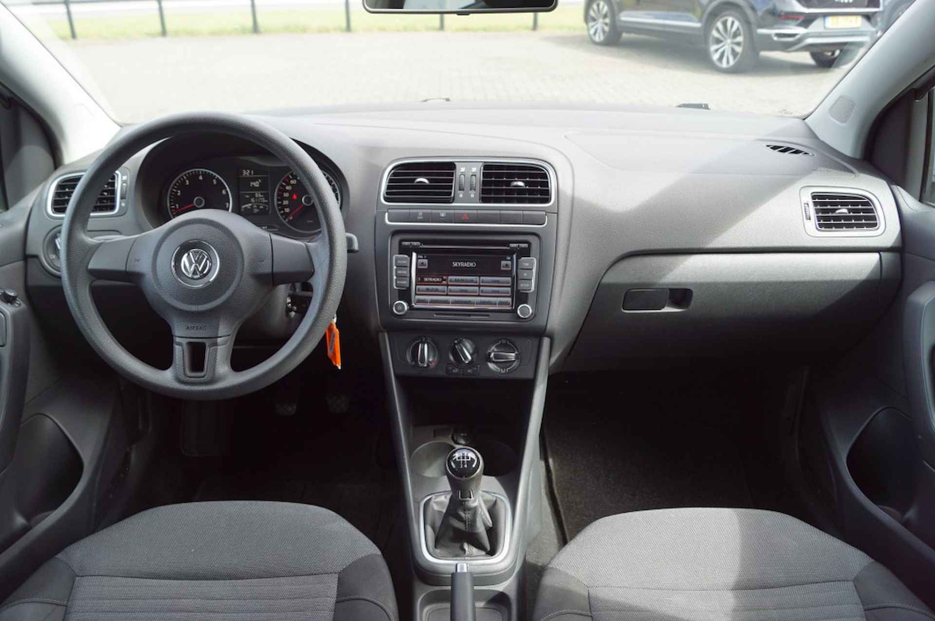 VOLKSWAGEN Polo 1.2 TSI Comfortline 90pk / Airconditioning / 17 LM/ nw. APK ! - 4/27