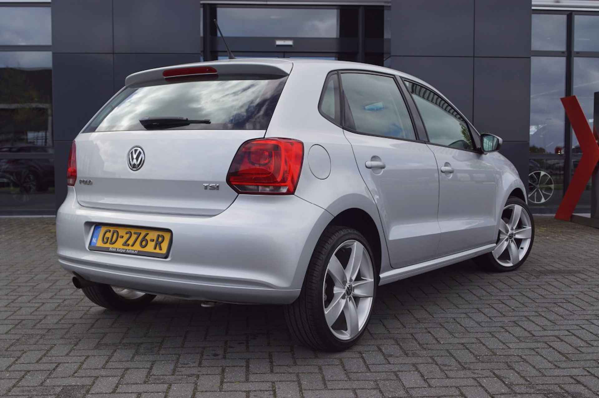 VOLKSWAGEN Polo 1.2 TSI Comfortline 90pk / Airconditioning / 17 LM/ nw. APK ! - 9/27