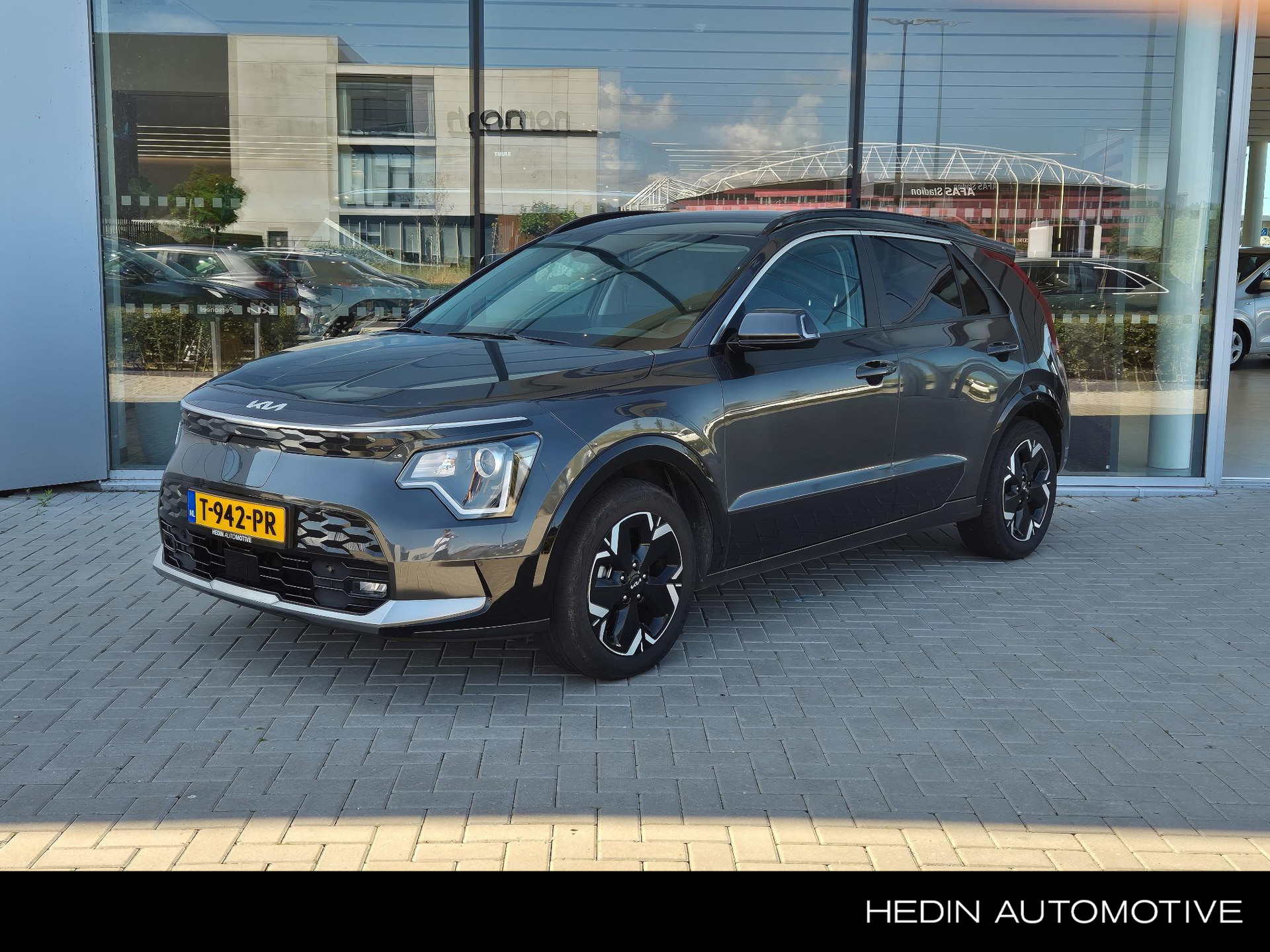 Kia Niro Edition 64.8 kWh | Navi | Camera | Ad. Cruise | Carplay | Stoel/Stuurverw. | PDC V+A | 17 inch LMV