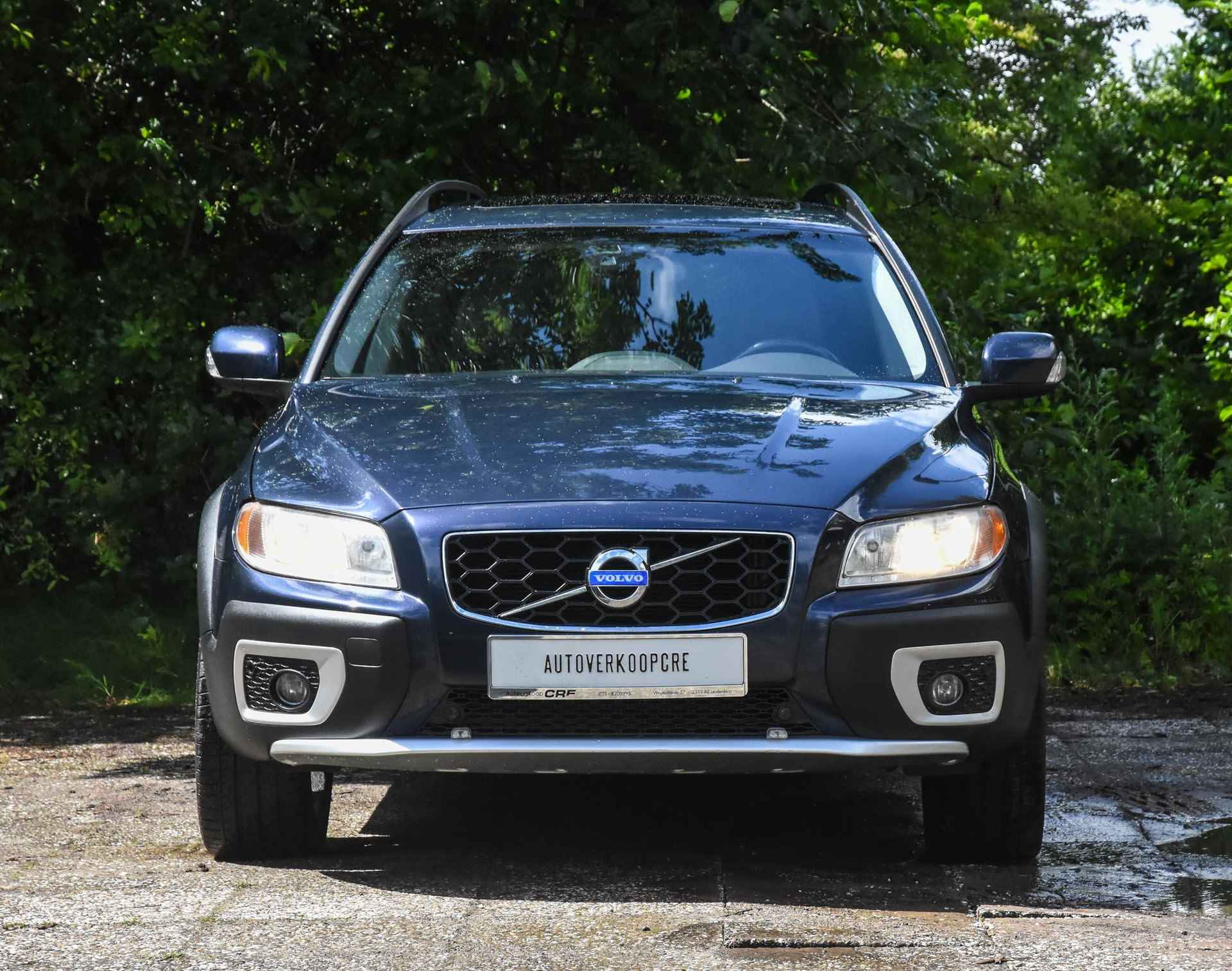 Volvo XC70 T6 3.0 AWD Summum LPG automaat / zwart leer / schuifdak / parkeersensoren / 20 inch LM-velgen / elek stoelen met verwarming / cruise control - 39/43