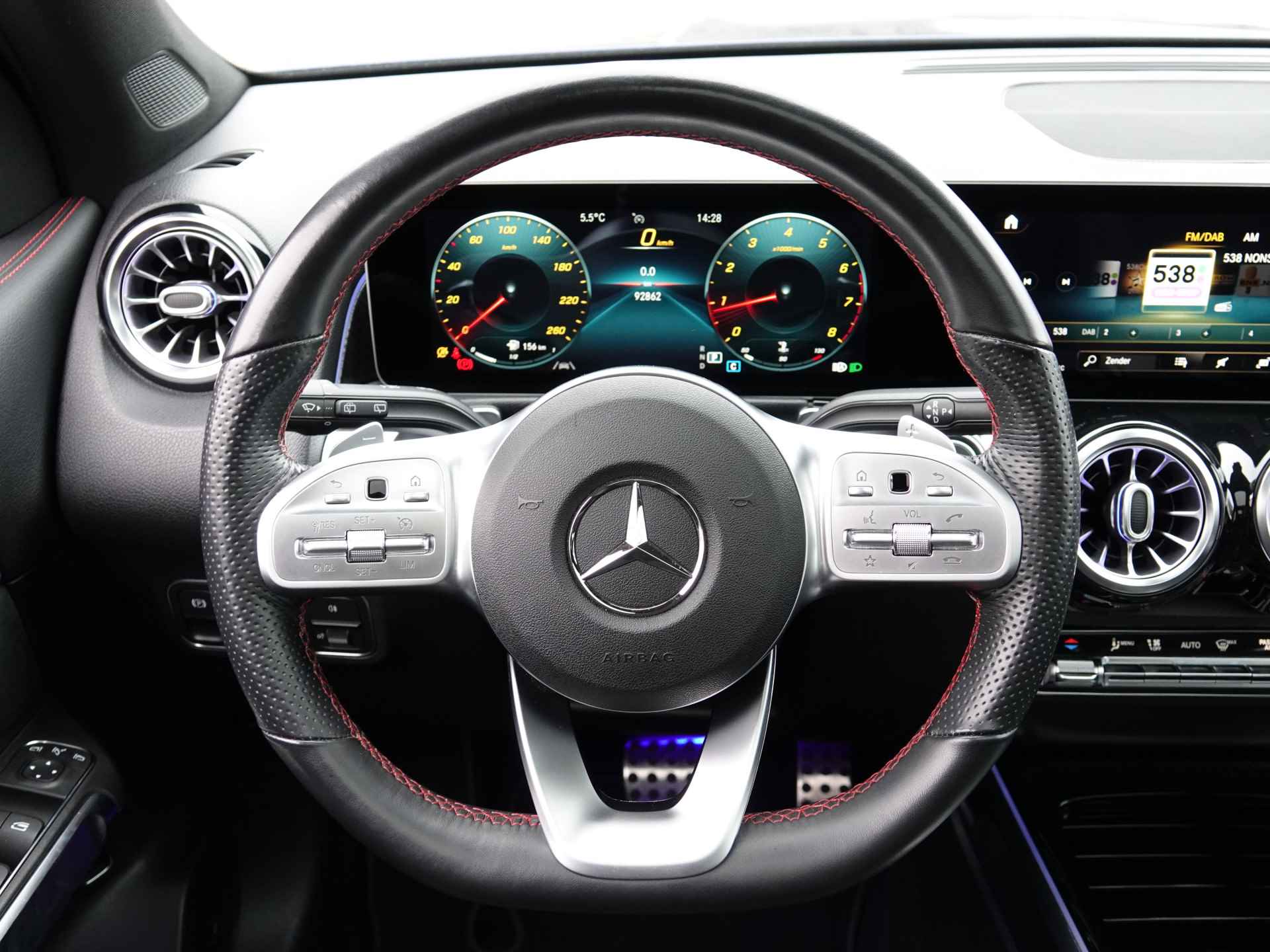 Mercedes-Benz GLB 200 Bus. Sol. 165PK AMG PANO | LED MATRIX | LEER | NAVI | DODE HOEK - 27/34