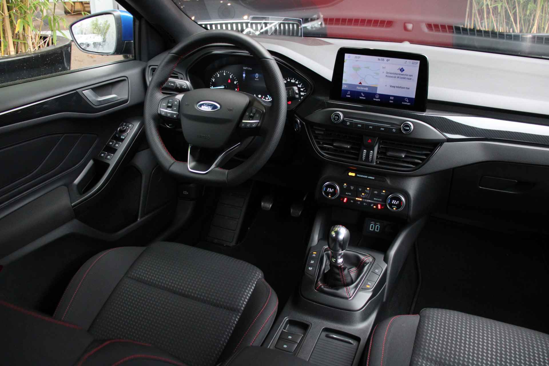 Ford Focus 1.0 EcoBoost 125PK Hybrid ST-Line | Head-up display | Keyless | Stuur- en stoelverwarming | Camera | | All season banden - 3/26