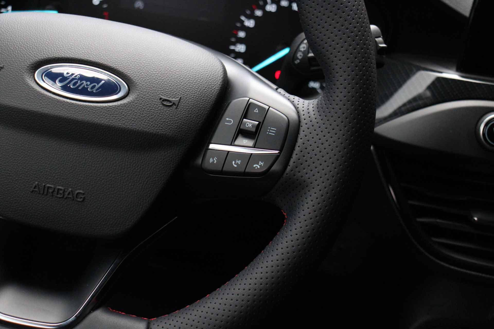 Ford Focus 1.0 EcoBoost 125PK Hybrid ST-Line | Head-up display | Keyless | Stuur- en stoelverwarming | Camera | | All season banden - 15/26
