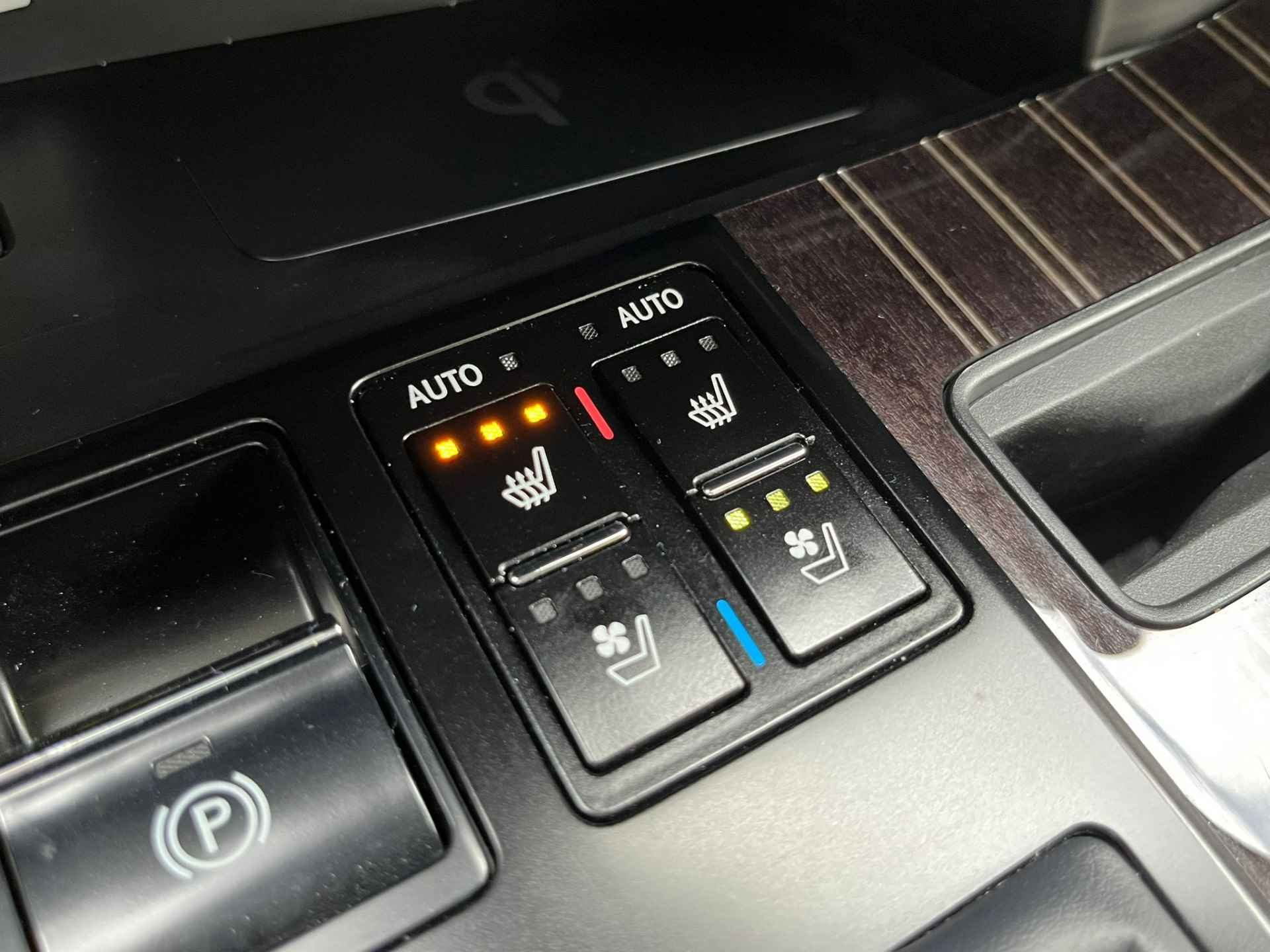 Lexus RX 450h AWD President Ltd | Ammonite sand Leder | Panodak |  Apple / Android - 24/45