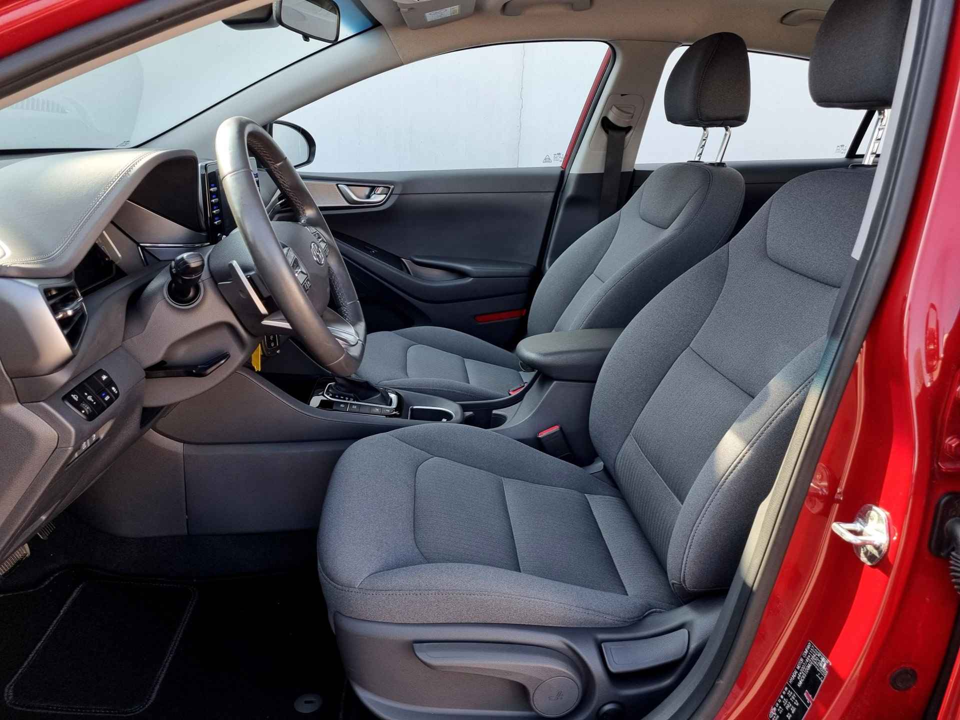 Hyundai IONIQ 1.6 GDi PHEV Plug-In Comfort Automaat / Navigatie via Android Auto/Apple Carplay / Camera / Cruise Control Adaptief - 6/47