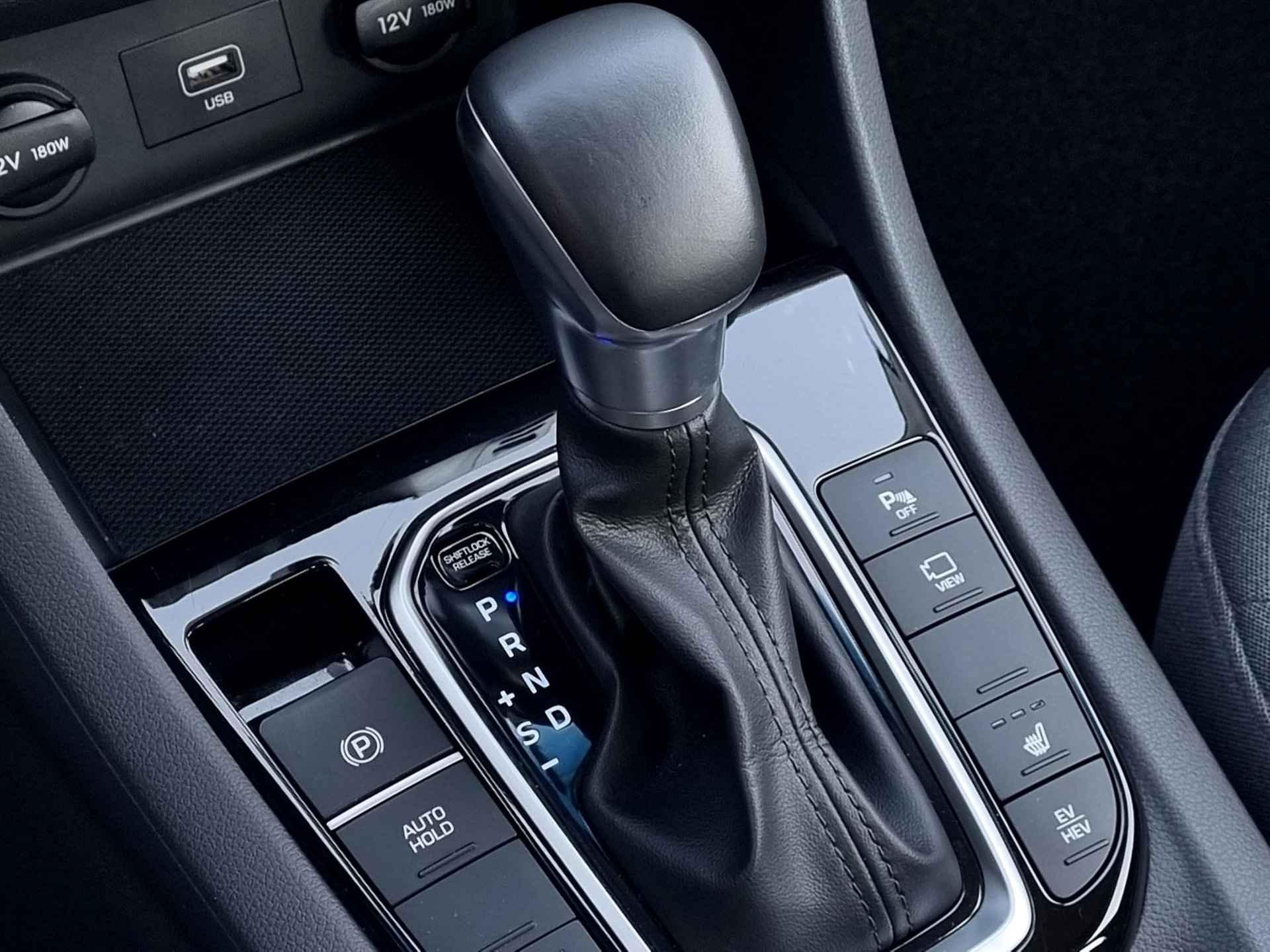 Hyundai IONIQ 1.6 GDi PHEV Plug-In Comfort Automaat / Navigatie via Android Auto/Apple Carplay / Camera / Cruise Control Adaptief - 10/47