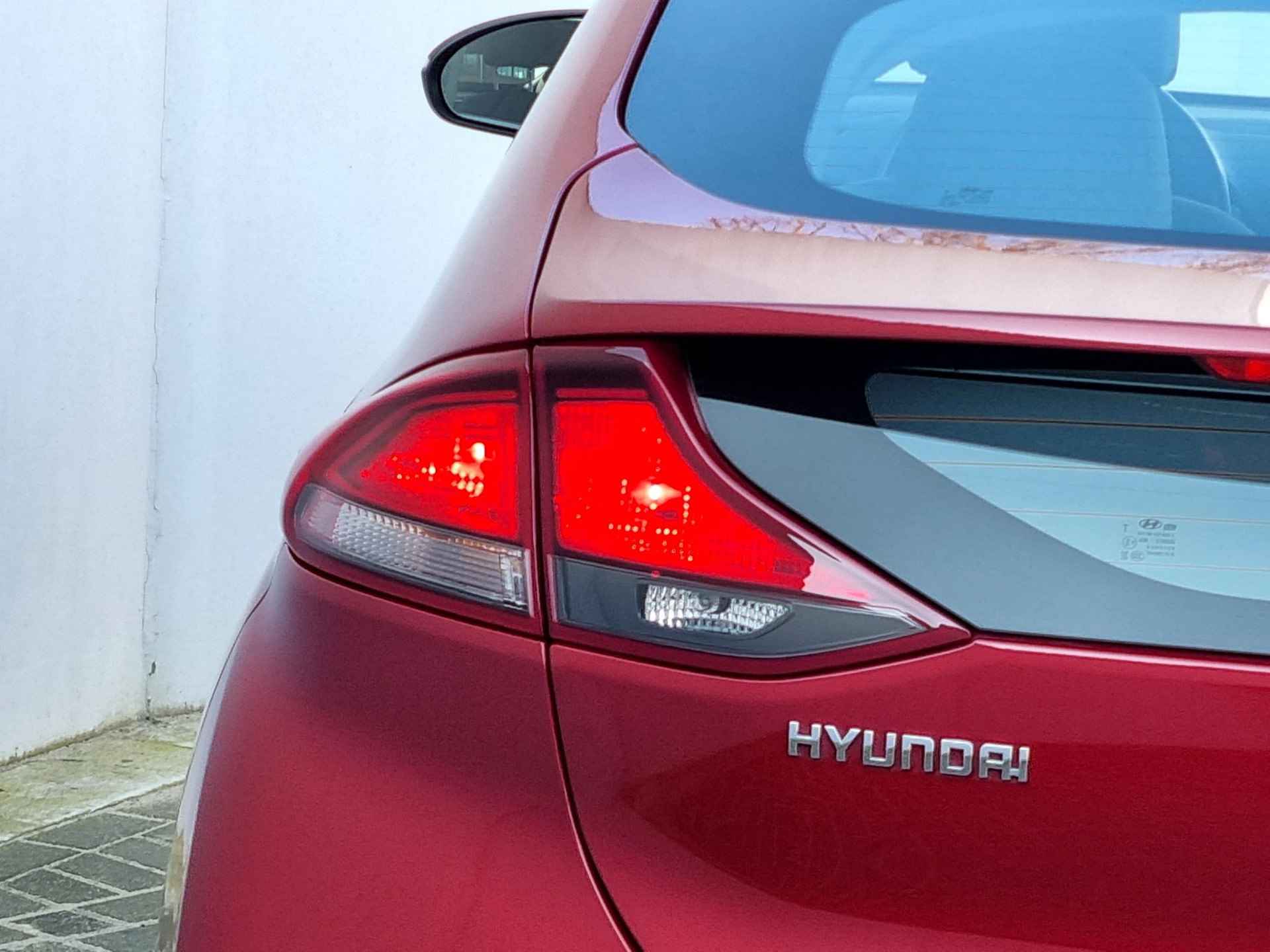 Hyundai IONIQ 1.6 GDi PHEV Plug-In Comfort Automaat / Navigatie via Android Auto/Apple Carplay / Camera / Cruise Control Adaptief - 25/47