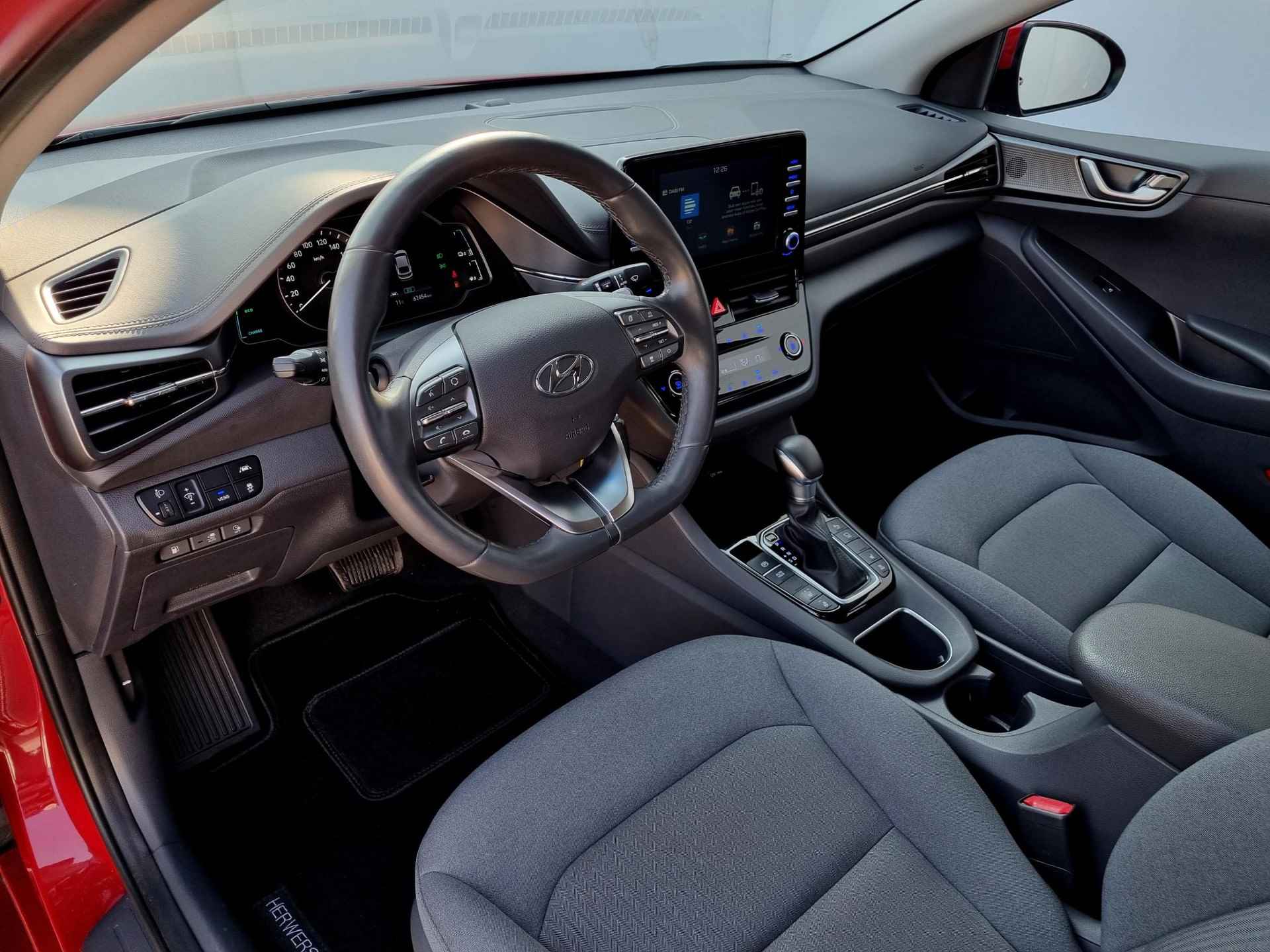 Hyundai IONIQ 1.6 GDi PHEV Plug-In Comfort Automaat / Navigatie via Android Auto/Apple Carplay / Camera / Cruise Control Adaptief - 32/47