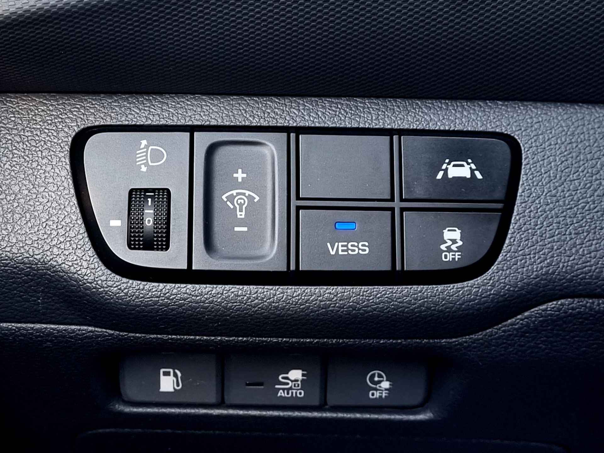 Hyundai IONIQ 1.6 GDi PHEV Plug-In Comfort Automaat / Navigatie via Android Auto/Apple Carplay / Camera / Cruise Control Adaptief - 35/47