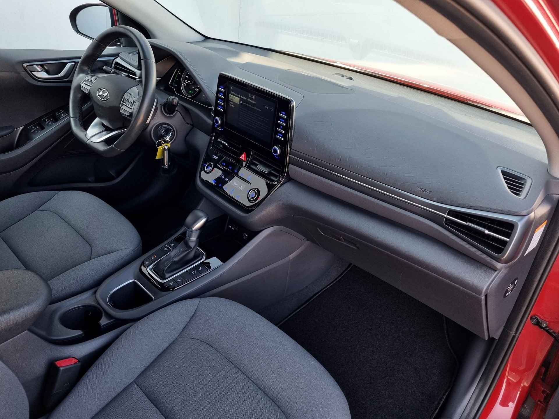 Hyundai IONIQ 1.6 GDi PHEV Plug-In Comfort Automaat / Navigatie via Android Auto/Apple Carplay / Camera / Cruise Control Adaptief - 43/47
