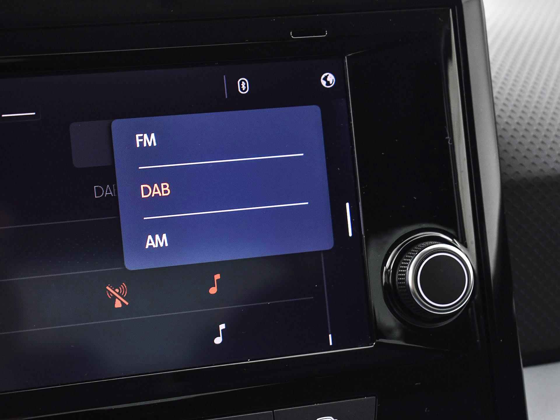 SEAT Arona 1.0 TSI 95pk Style Business Connect | Active Info Display | Apple Car Play | Stoelverwarming | Cruise Control | Climatronic | P-Sensoren | Garantie t/m 12-06-2027 of 100.000km - 25/35
