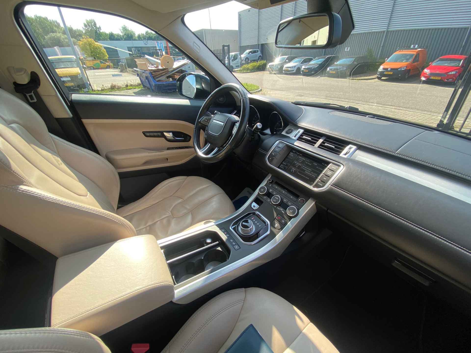 Land Rover Range Rover Evoque 2.0 Si 4WD Prestige Business Edition Orig. NL auto/Panoramadak/Meredian/Leder/Camera/Parkeersensoren/Navigatie/Elektrische achte - 2/16