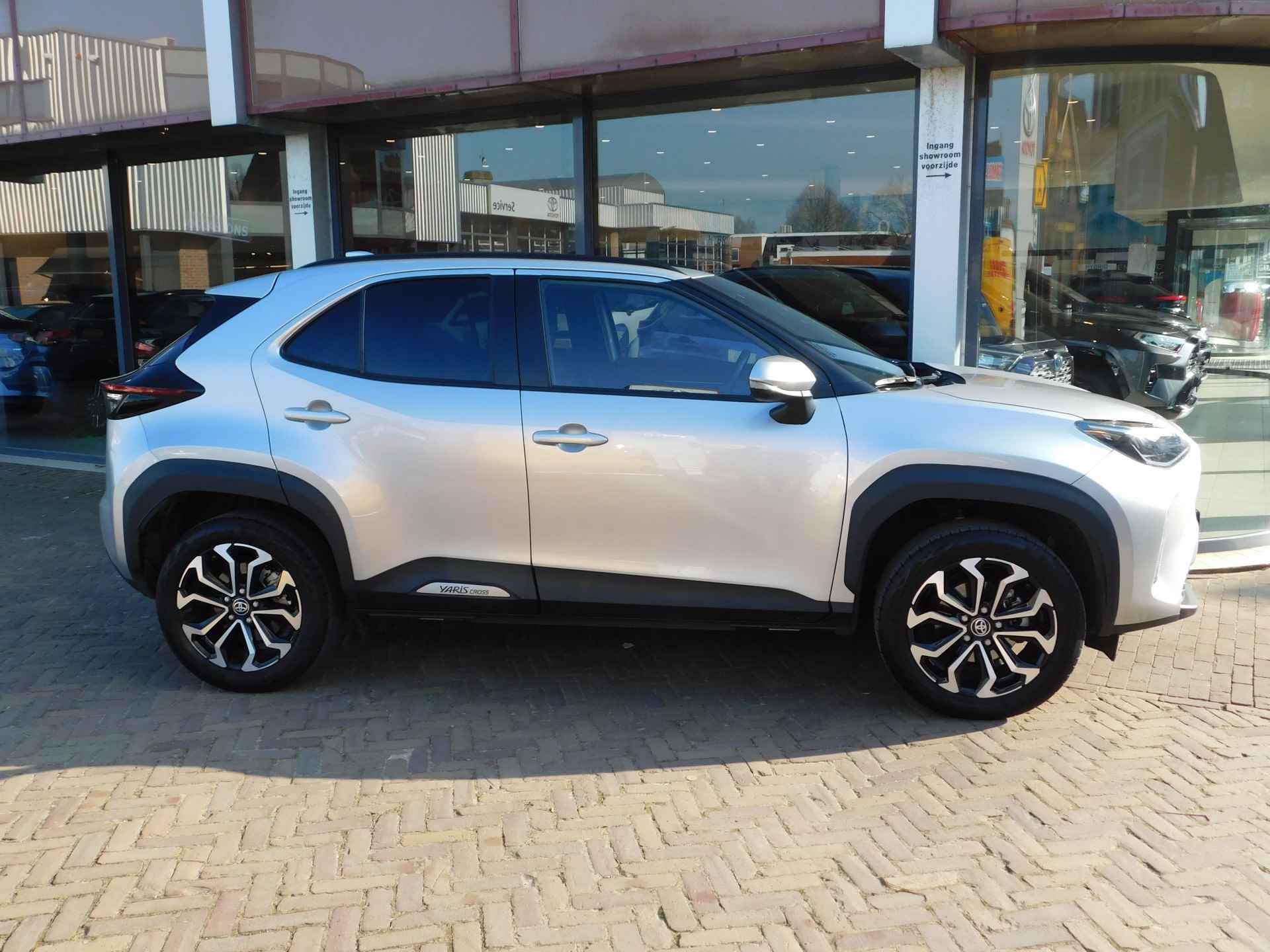 Toyota Yaris Cross 1.5 Hybrid Dynamic | Navigatie | Led Koplampen | - 40/56