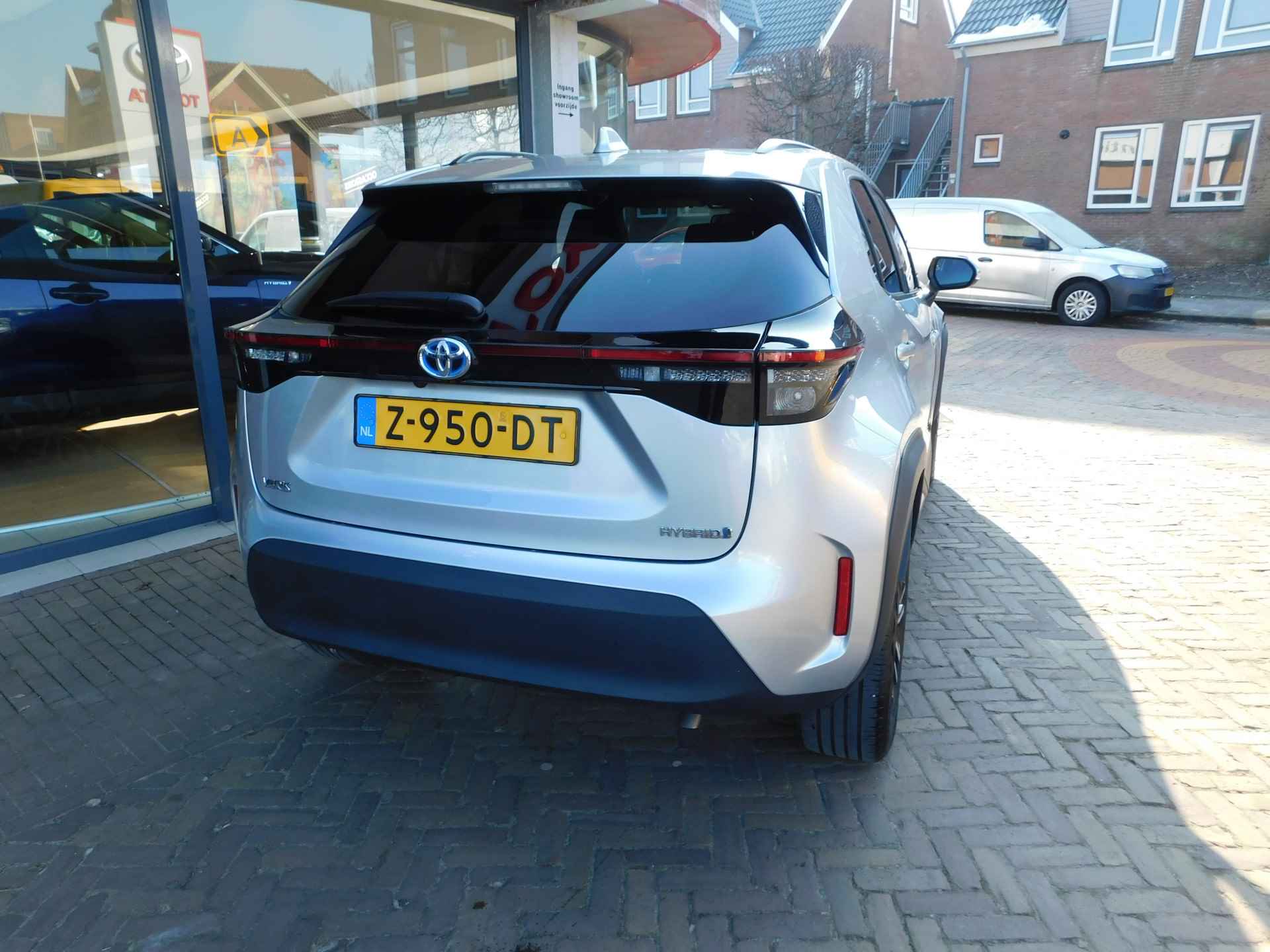 Toyota Yaris Cross 1.5 Hybrid Dynamic | Navigatie | Led Koplampen | - 45/56