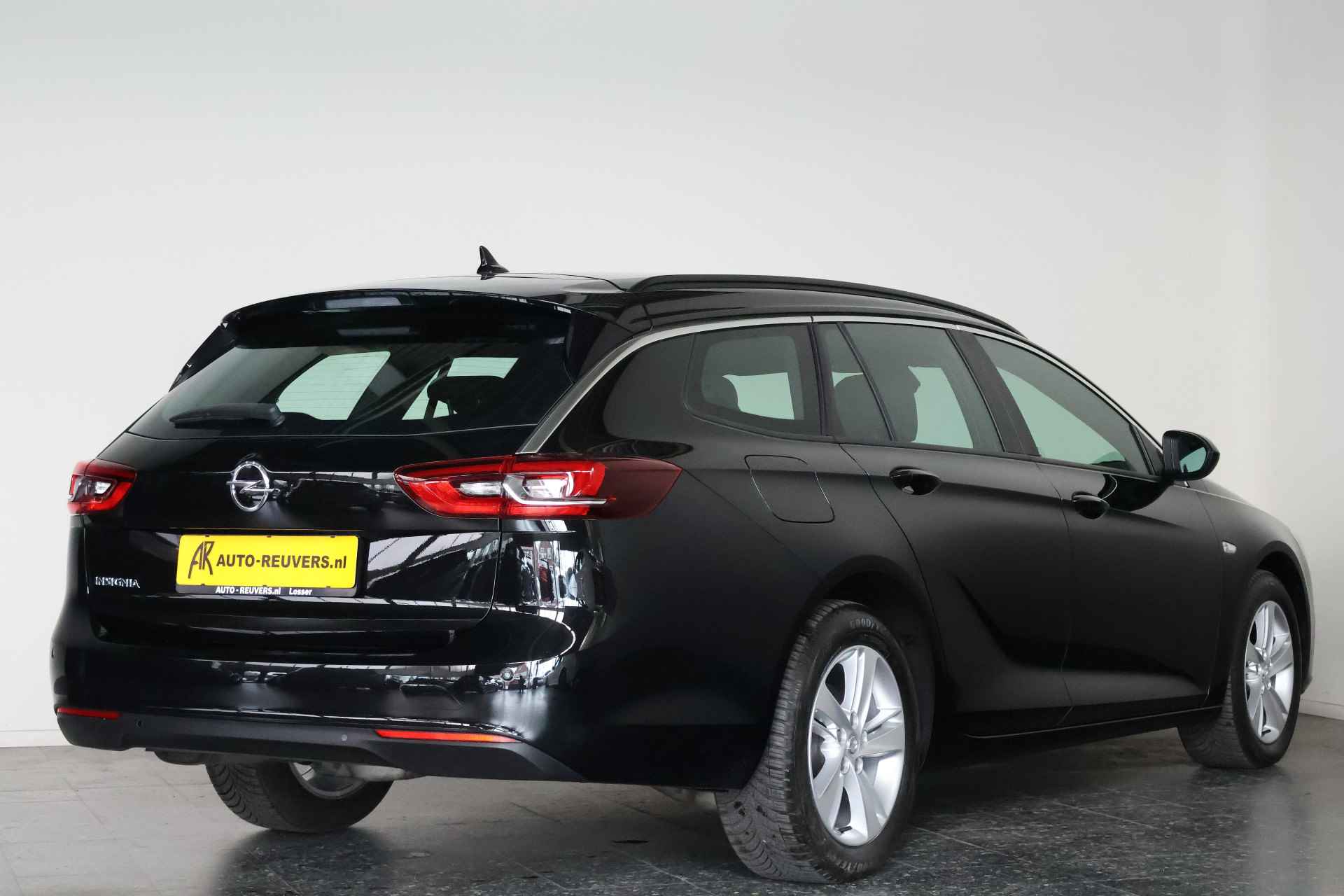 Opel Insignia Sports Tourer 1.5 CDTI Business / LED / Aut / Navigatie / CarPlay - 2/25