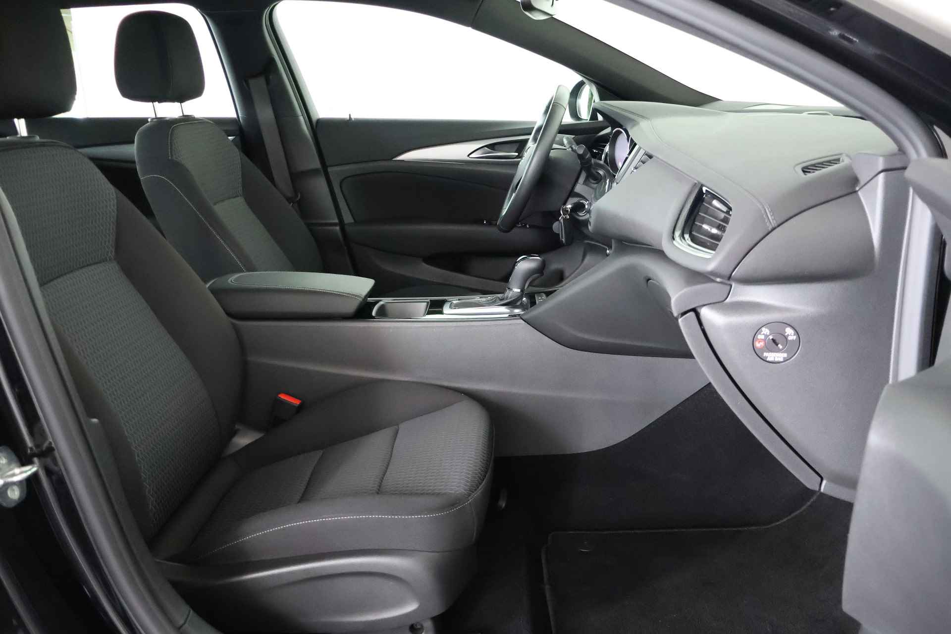 Opel Insignia Sports Tourer 1.5 CDTI Business / LED / Aut / Navigatie / CarPlay - 6/25