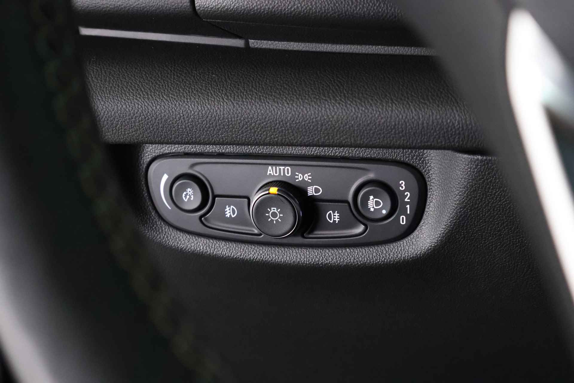 Opel Insignia Sports Tourer 1.5 CDTI Business / LED / Aut / Navigatie / CarPlay - 22/25
