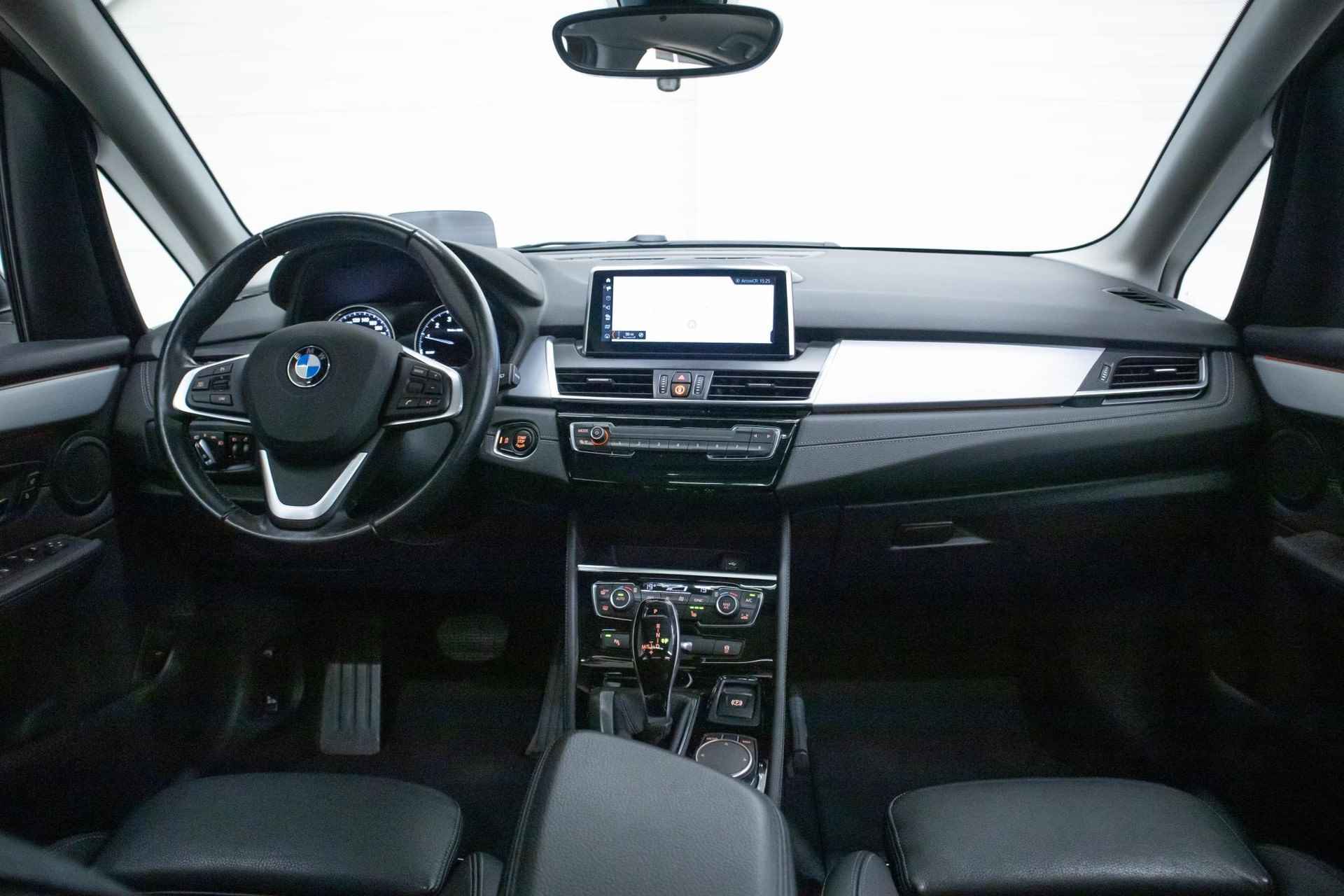 BMW 2-serie Active Tourer 218i Corporate Lease High Executive Panorama dak - Trekhaak - 4/24