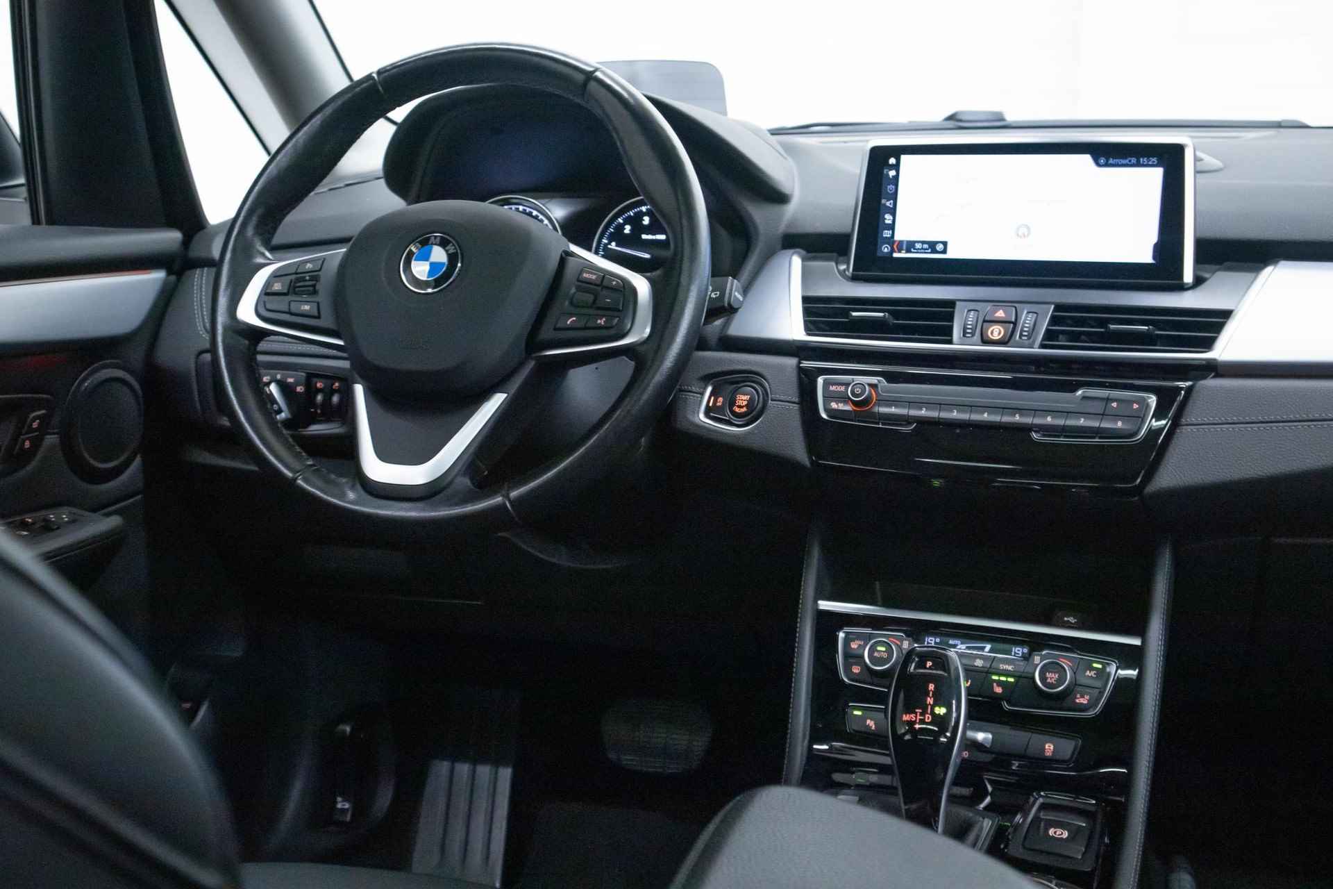 BMW 2-serie Active Tourer 218i Corporate Lease High Executive Panorama dak - Trekhaak - 7/24