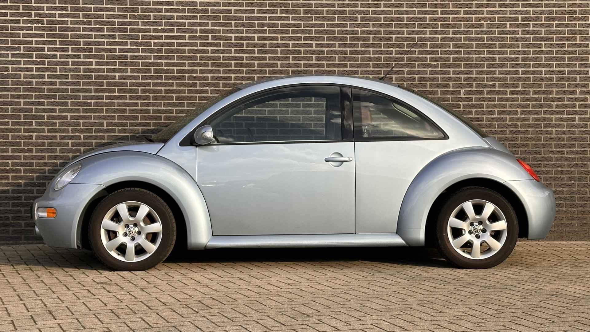 Volkswagen New Beetle 1.8-5V Turbo Highline | Leder | Airco - 15/31