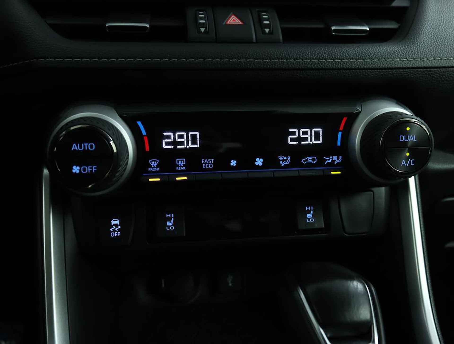 Toyota RAV4 2.5 Hybrid AWD Style | Front Runner | Innovation Pakket | Trekhaak 1650 KG | Lederen Bekleding | 360 Graden Camera | - 7/54