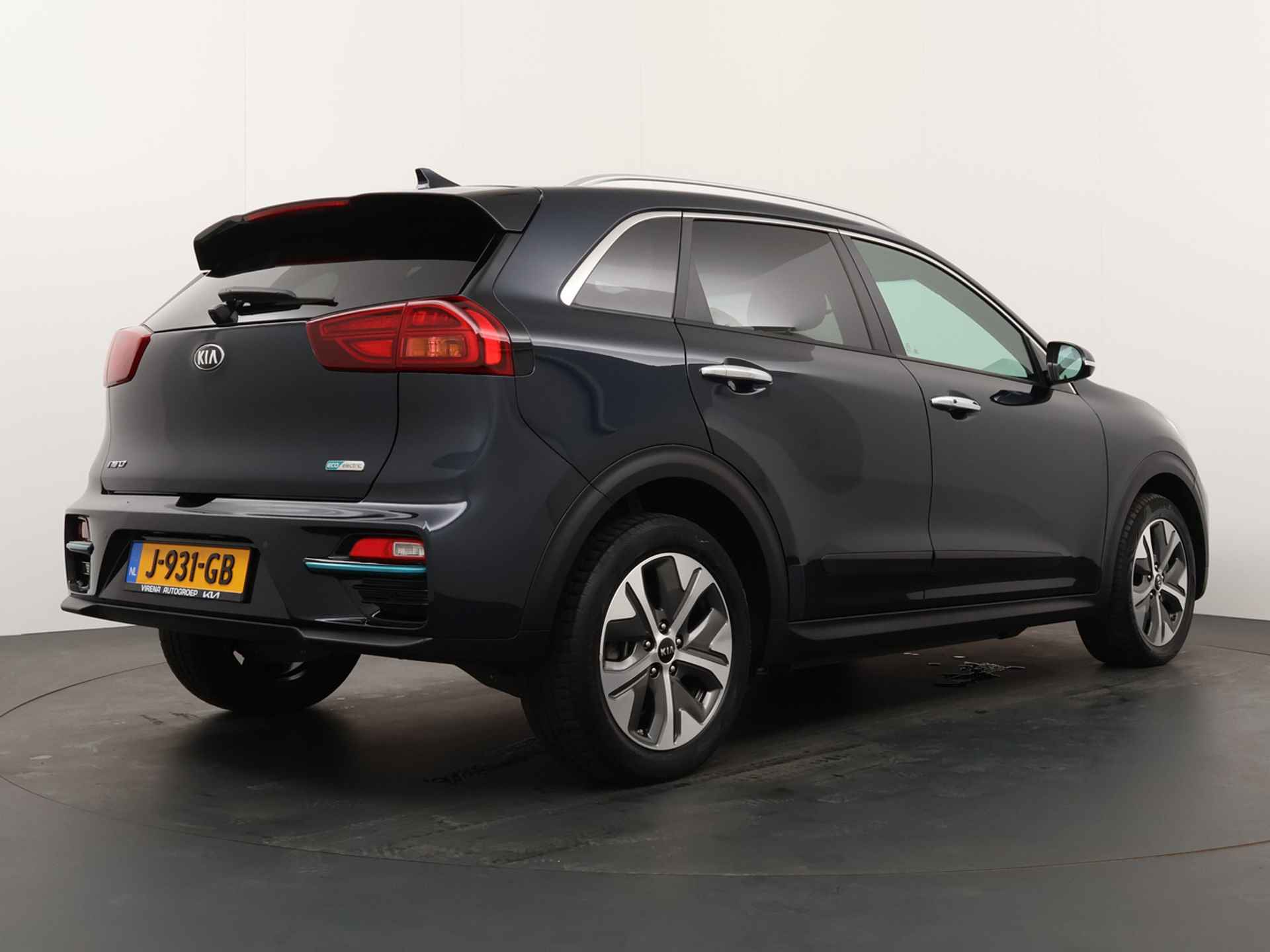 Kia e-Niro ExecutiveLine 64 kWh - Apple CarPlay/Android Auto - Achteruitrijcamera - Stoelventilatie - Navigatie - Fabrieksgarantie tot 07-2027 - - 8/45