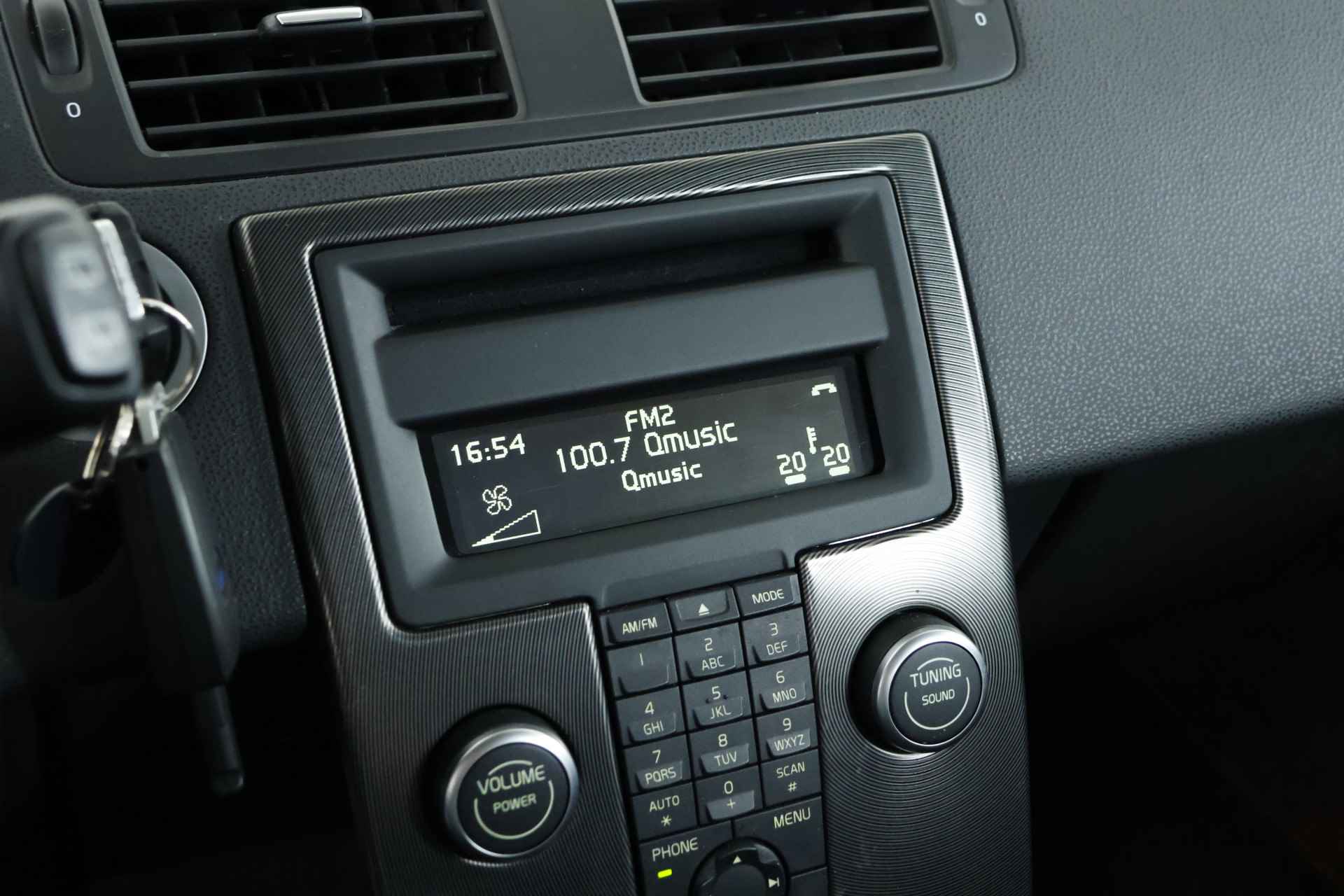 Volvo V50 1.6 D2 Business Edition / Bi-Xenon / Clima / Cruisecontrol / Bluetooth - 15/25