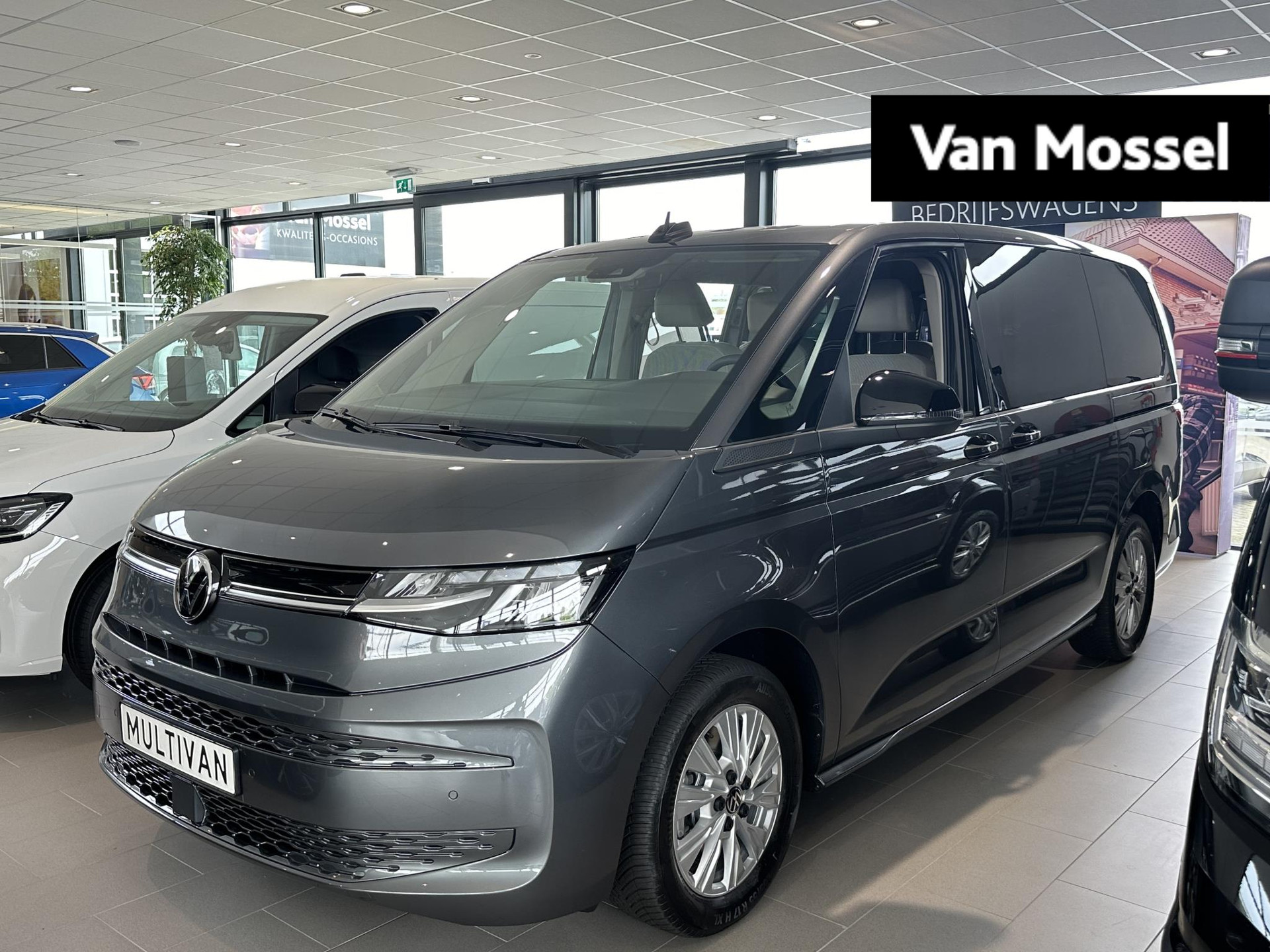 Volkswagen Multivan 1.4 eHybrid L2H1 Life | Uit voorraad leverbaar | Camera | Navigatie | Cruise control | Privacy glas |