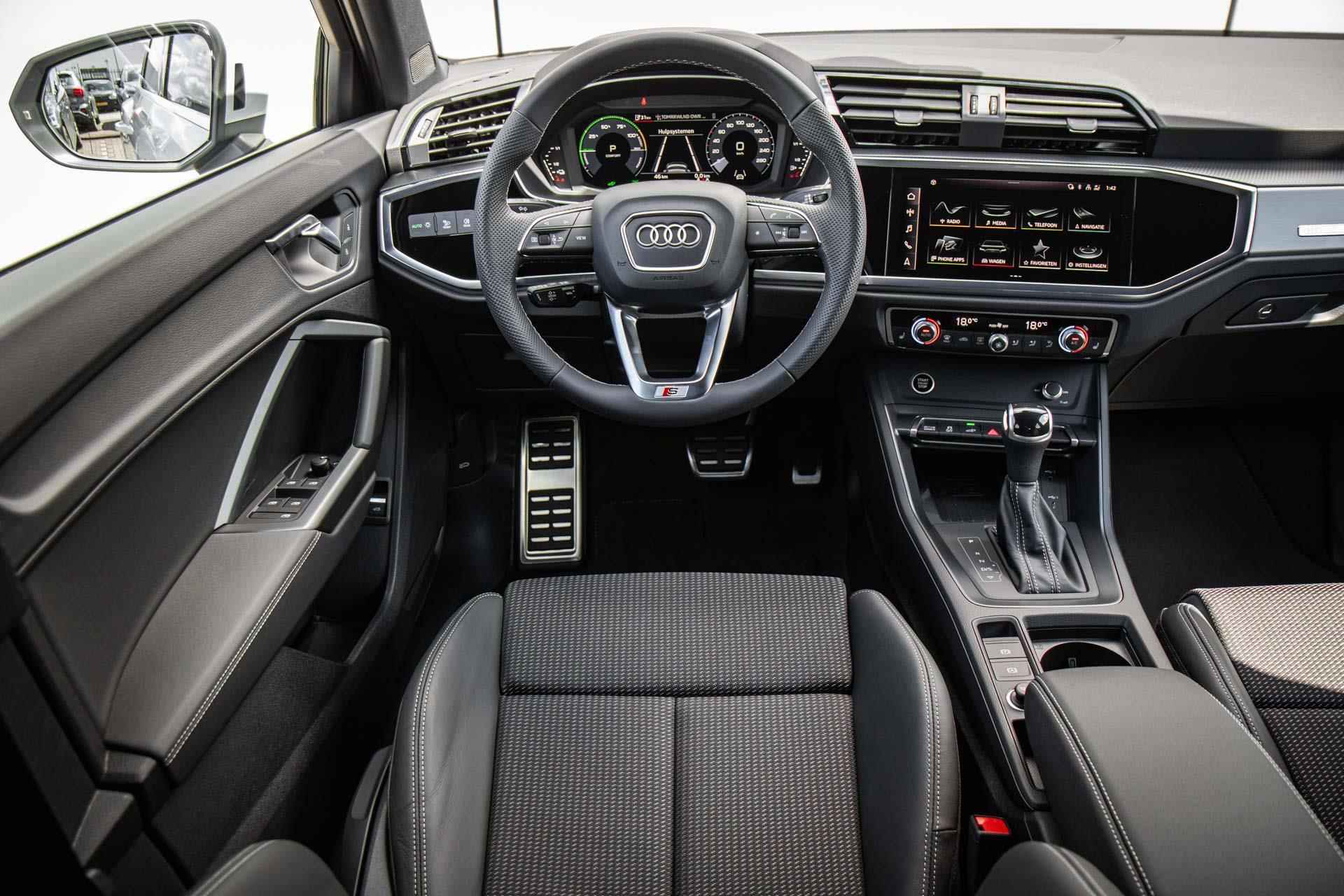 Audi Q3 Sportback 45 TFSI e 245pk S Edition | Sportstoelen | Adaptive cruise | Stoelverwarming | Achteruitrijcamera - 45/46