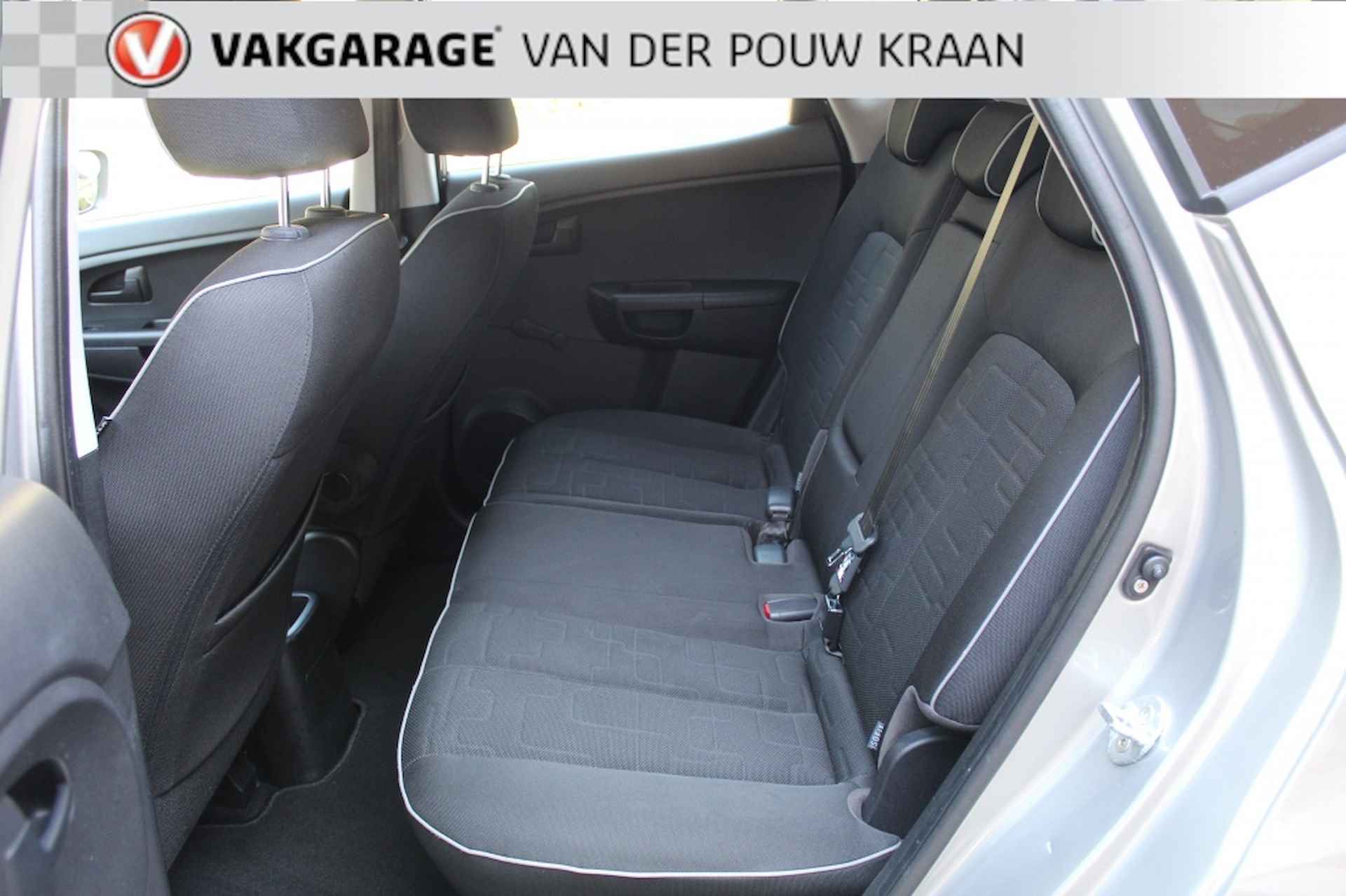 Kia Venga 1.4 CVVT Plus Pack Airco / Navigatie - 8/34