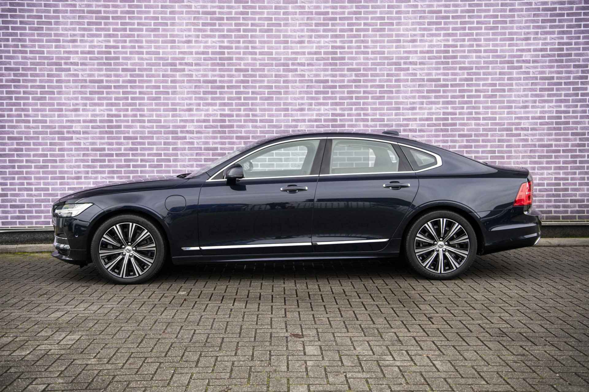 Volvo S90 T8 Recharge AWD Inscription Plus | Voorstoelen met massage en ventilatie | Parkeerverwarming | Park Assist Pilot | Stoel/stuur/achterbankverwarming | Adaptive cruise | Voorruitverwarming | DAB+ - 4/41