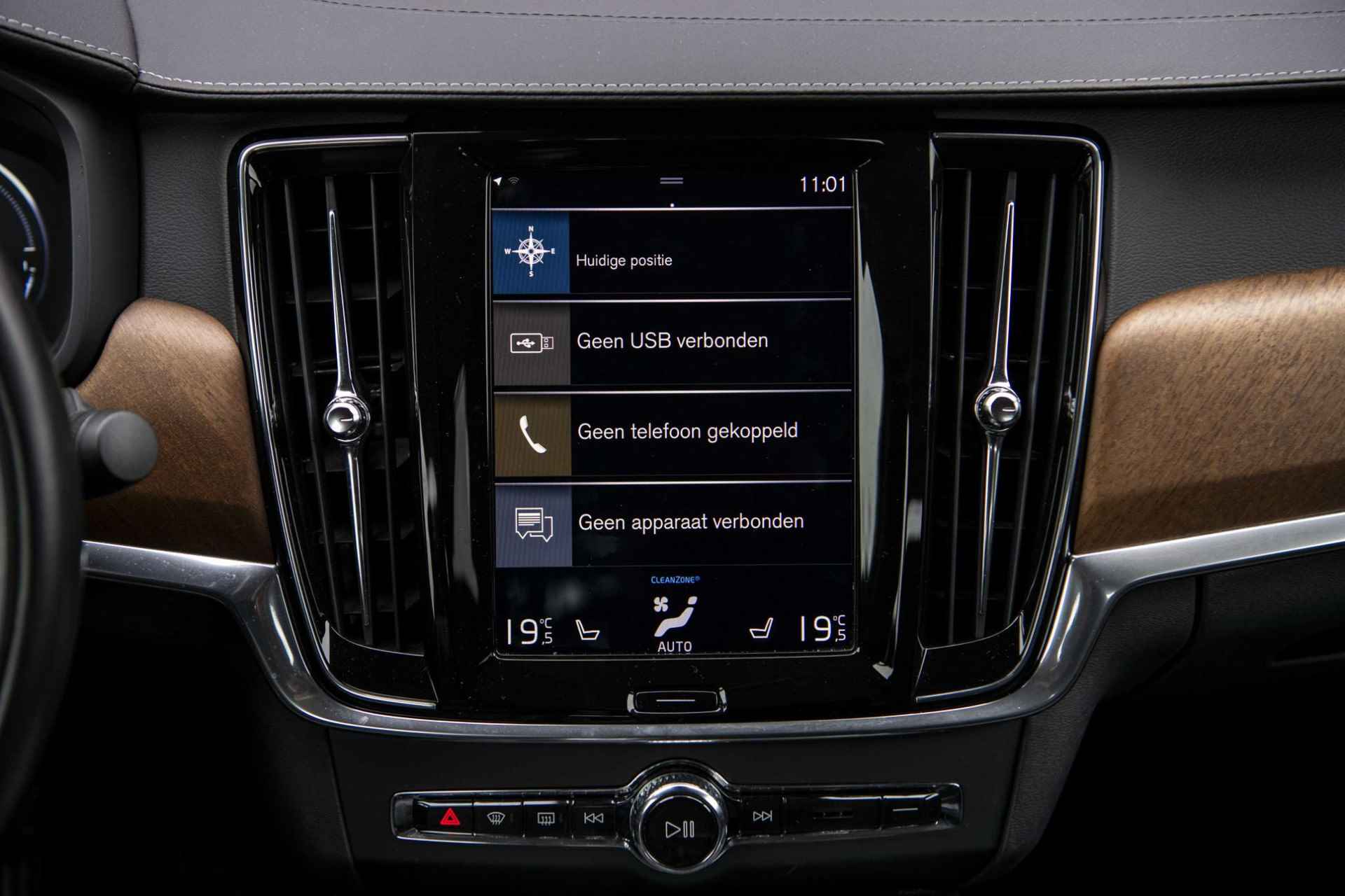 Volvo S90 T8 Recharge AWD Inscription Plus | Voorstoelen met massage en ventilatie | Parkeerverwarming | Park Assist Pilot | Stoel/stuur/achterbankverwarming | Adaptive cruise | Voorruitverwarming | DAB+ - 14/41