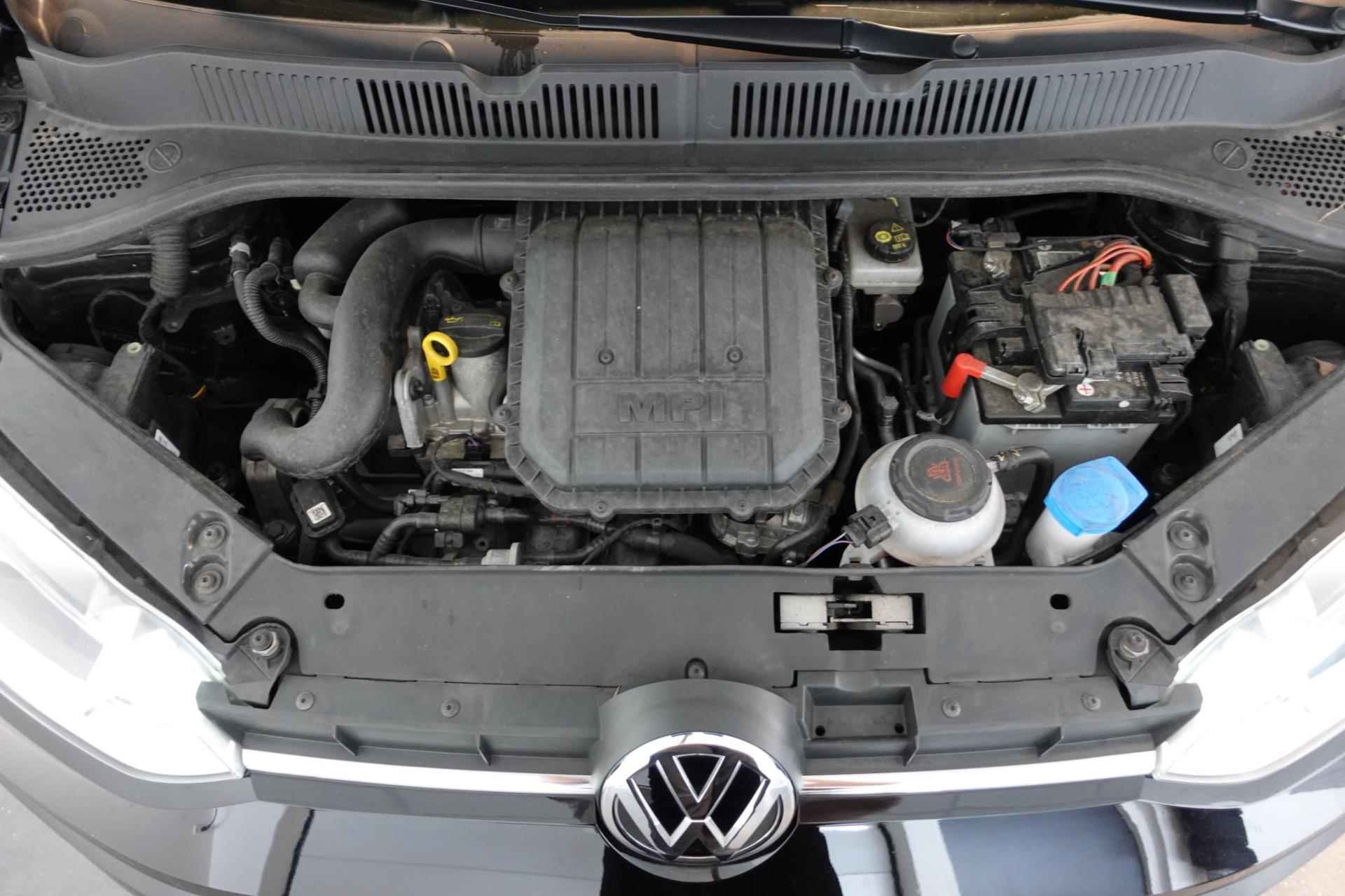 Volkswagen Up! 1.0 BMT move up! - 17/20