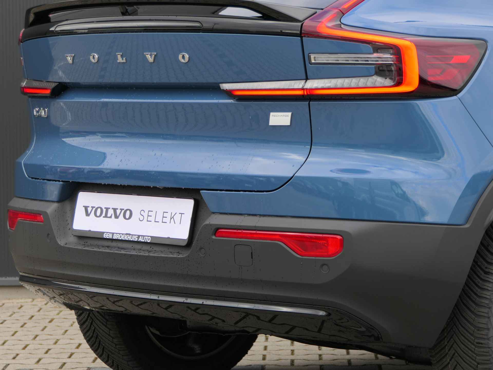 Volvo C40 Single Motor Extended Range Plus 82 kWh | 4,99% Financial Lease ! | Trekhaak | Panoramadak | Luxe Bekleding | Van €61.000 naar € - 19/35