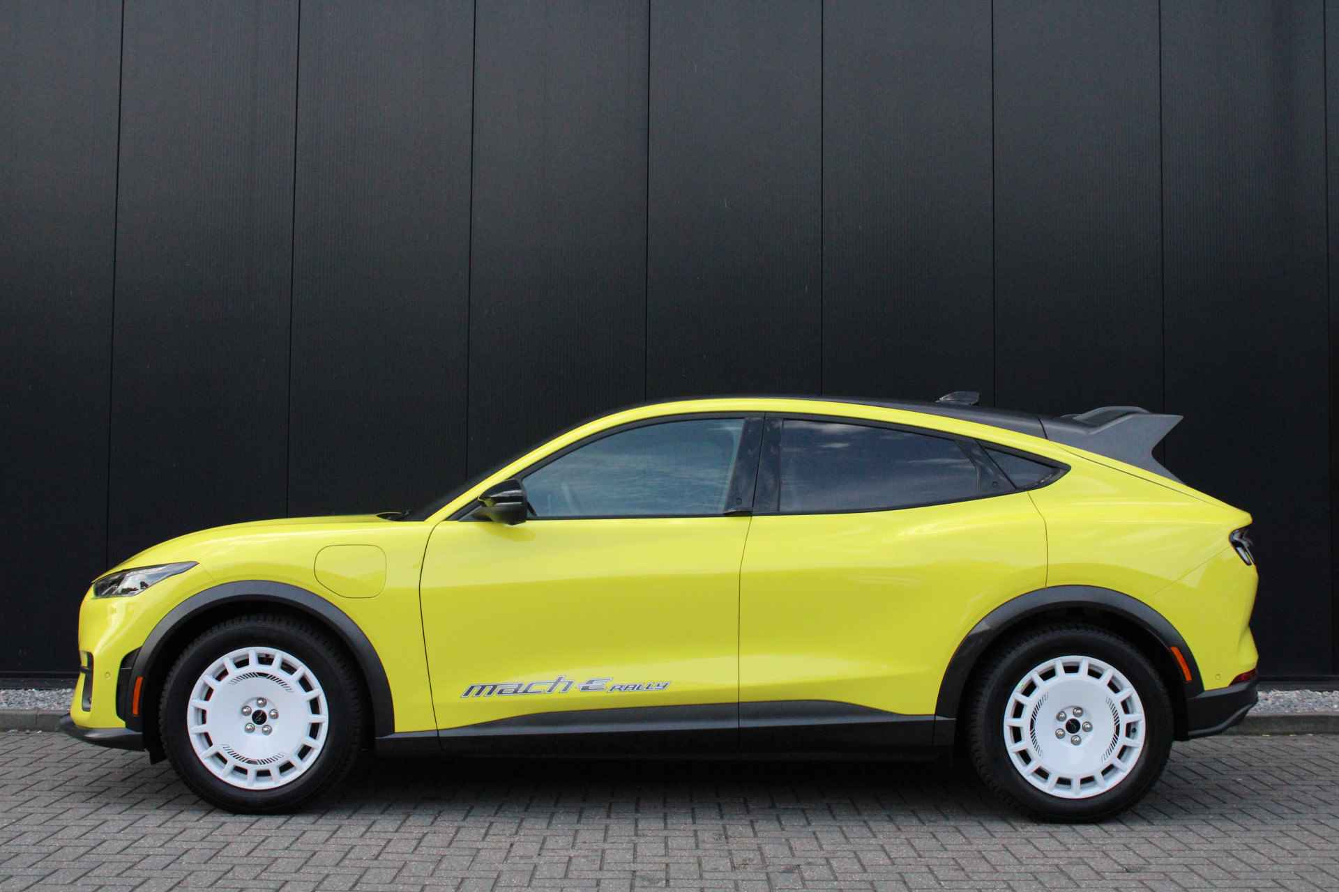 Ford Mustang Mach-E 98kWh Exended Ranget AWD Rally Edition - 3/36