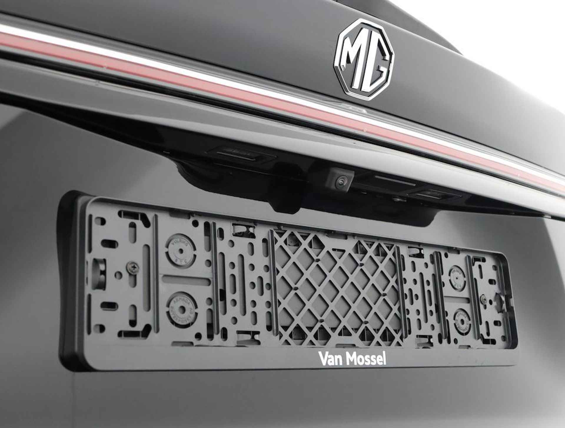 MG HS PHEV Luxury PRIMEUR: NU IN DE SHOWROOM IN TYNAARLO - 38/53