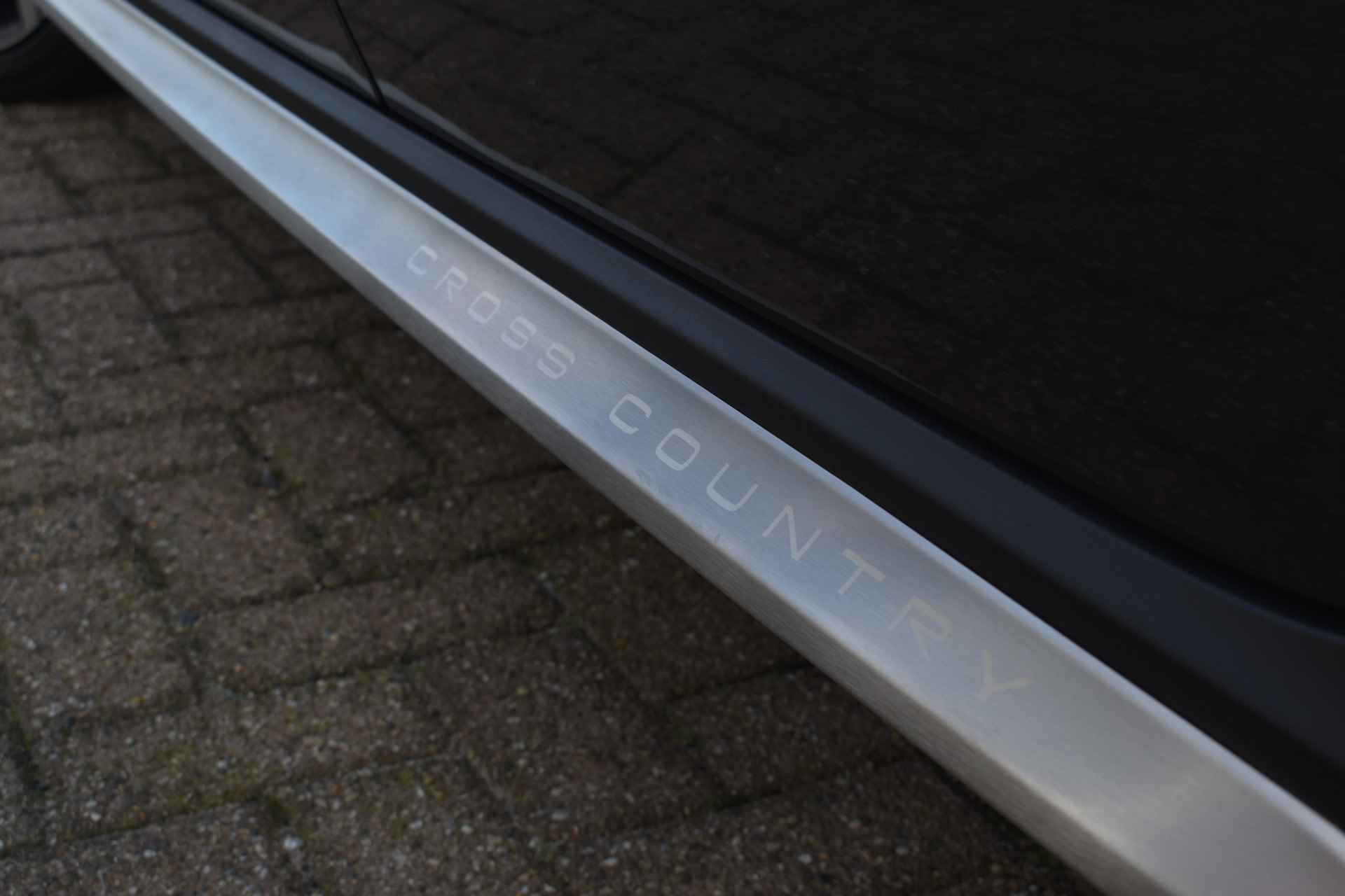 Volvo V60 Cross Country B5 AWD Mild Hybrid 265PK Automaat Ultimate | BLIS | Stoel massage | 360 camera | Panodak | Stoelventilatie | - 37/47