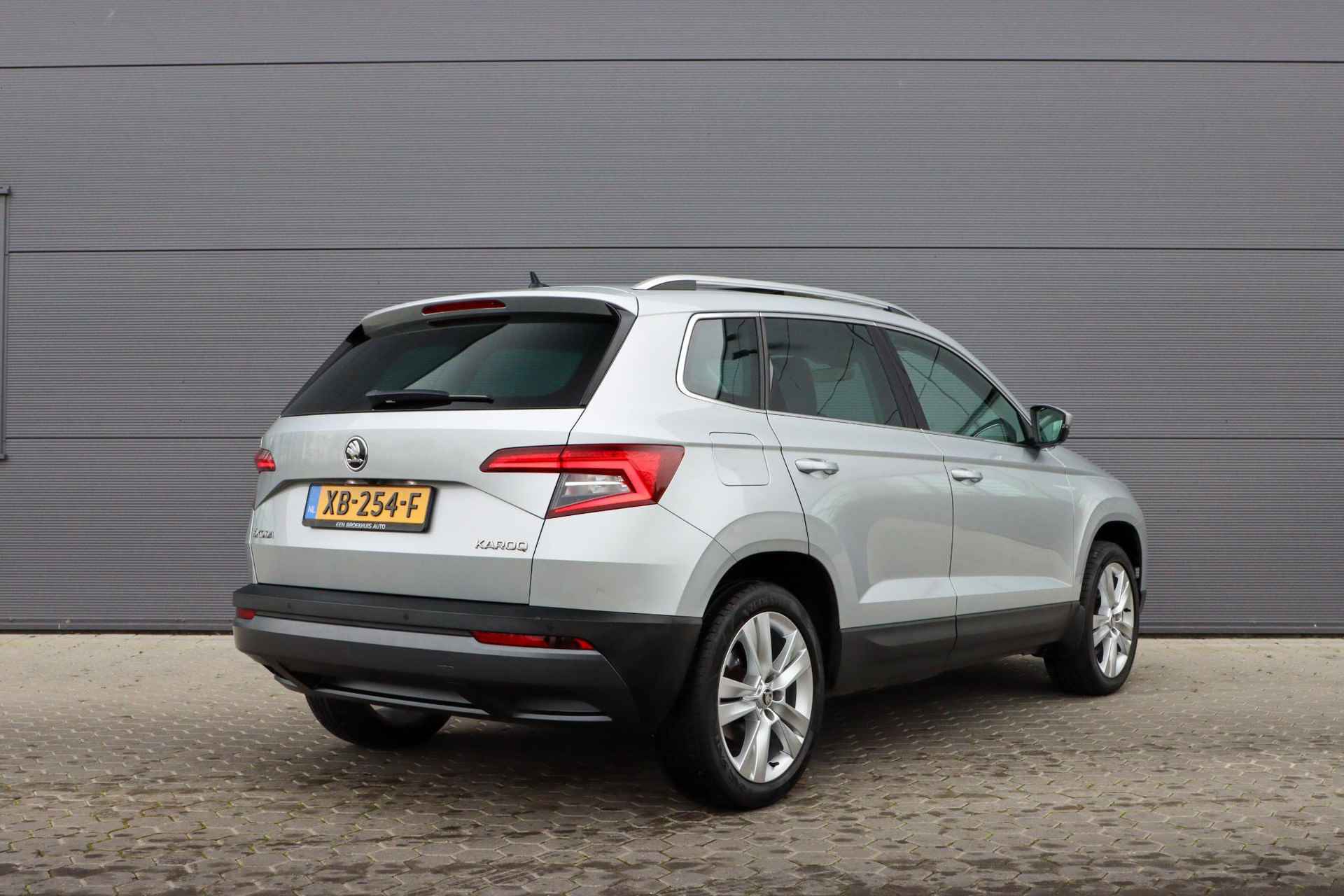 Skoda Karoq 1.5 TSI ACT Style Business | Trekhaak | Standkachel | 3 achterstoelen | Rijklaarprijs - incl.garantie - 3/49