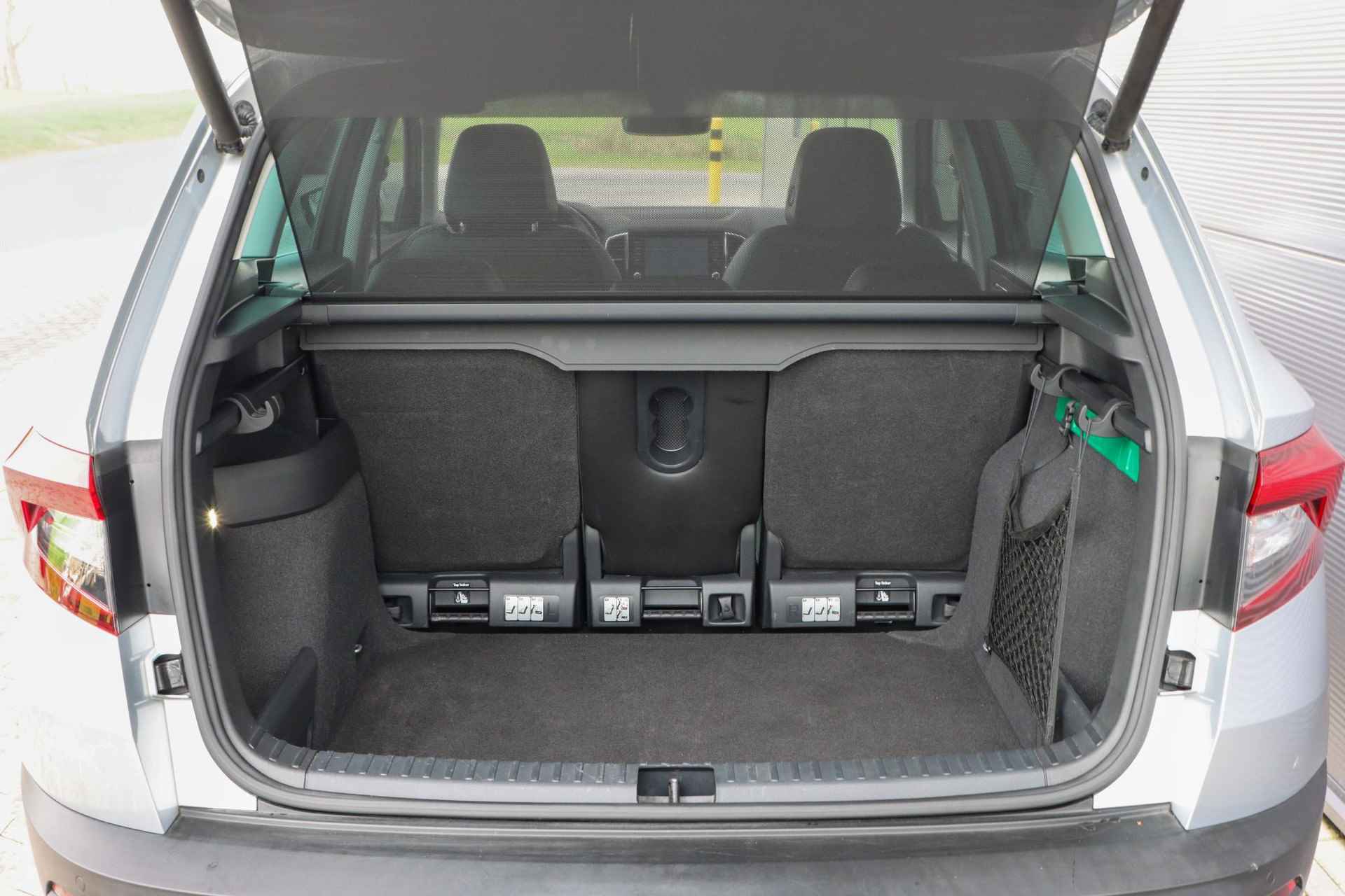 Skoda Karoq 1.5 TSI ACT Style Business | Trekhaak | Standkachel | 3 achterstoelen | Rijklaarprijs - incl.garantie - 15/49