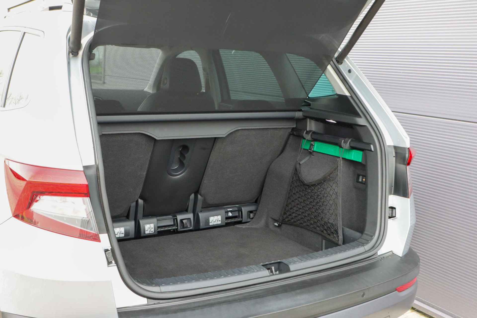 Skoda Karoq 1.5 TSI ACT Style Business | Trekhaak | Standkachel | 3 achterstoelen | Rijklaarprijs - incl.garantie - 16/49