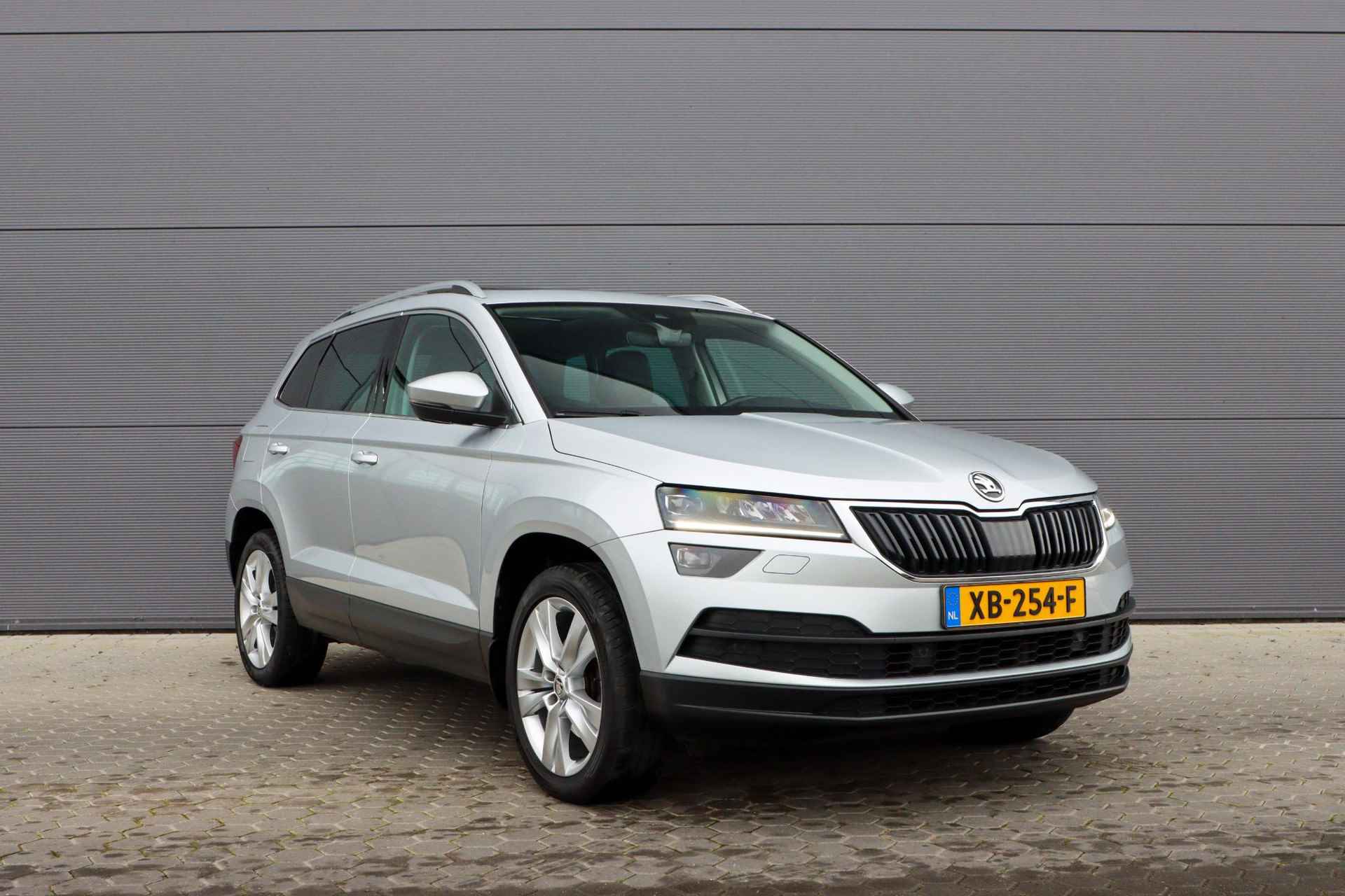 Skoda Karoq 1.5 TSI ACT Style Business | Trekhaak | Standkachel | 3 achterstoelen | Rijklaarprijs - incl.garantie - 19/49