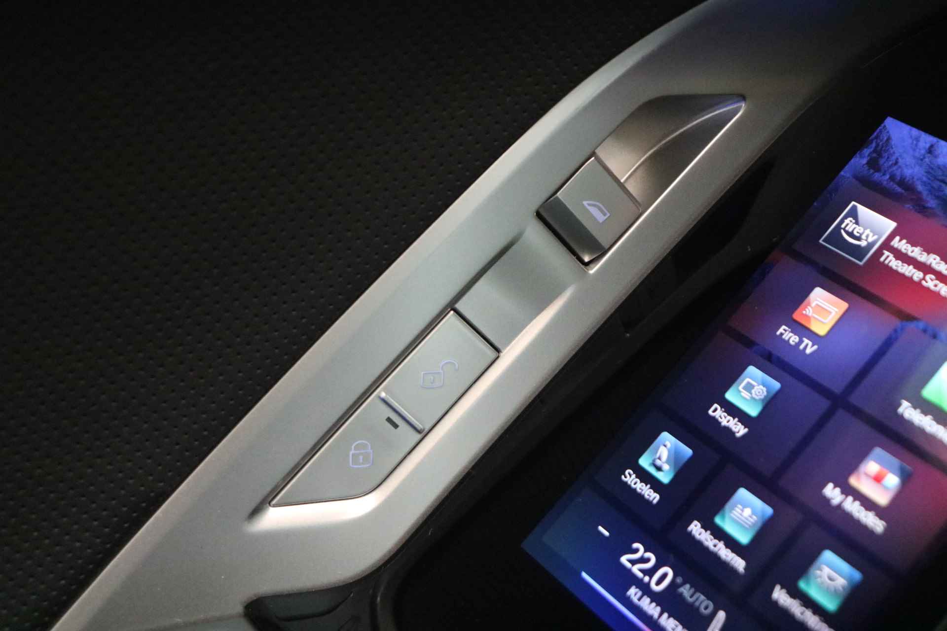 BMW 7 Serie 750e xDrive High Executive M Sport Automaat / Panoramadak Sky Lounge / Stoelventilatie / Massagefunctie / Bowers & Wilkins / Parking Assistant Professional / Live Cockpit Professional - 31/37