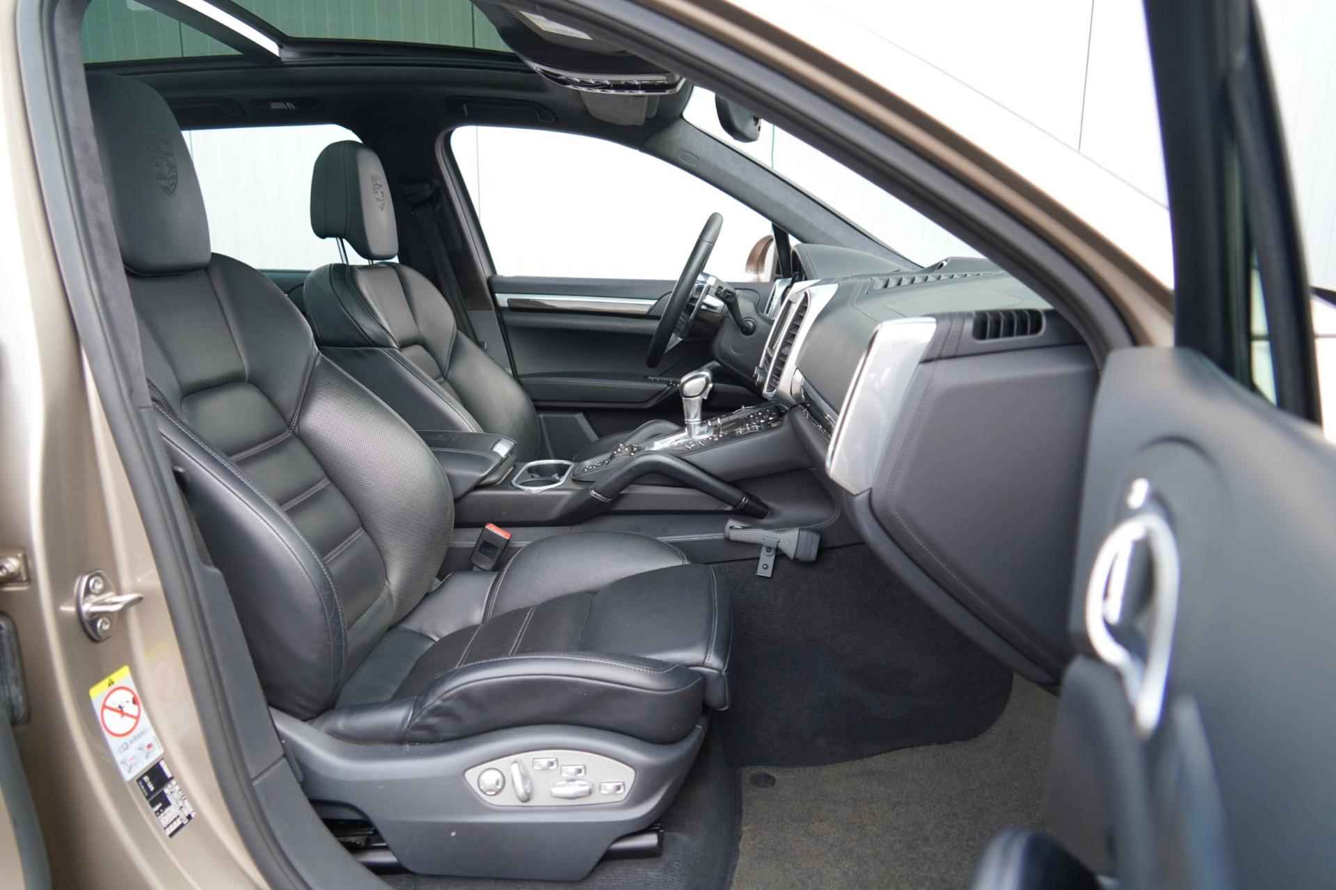 Porsche Cayenne 3.6 GTS / Pano / ACC / Side-Assist / 4x Stoelkoeling / Stuurverw. / Luchtvering / Carbon / Orig. NL - 5/46
