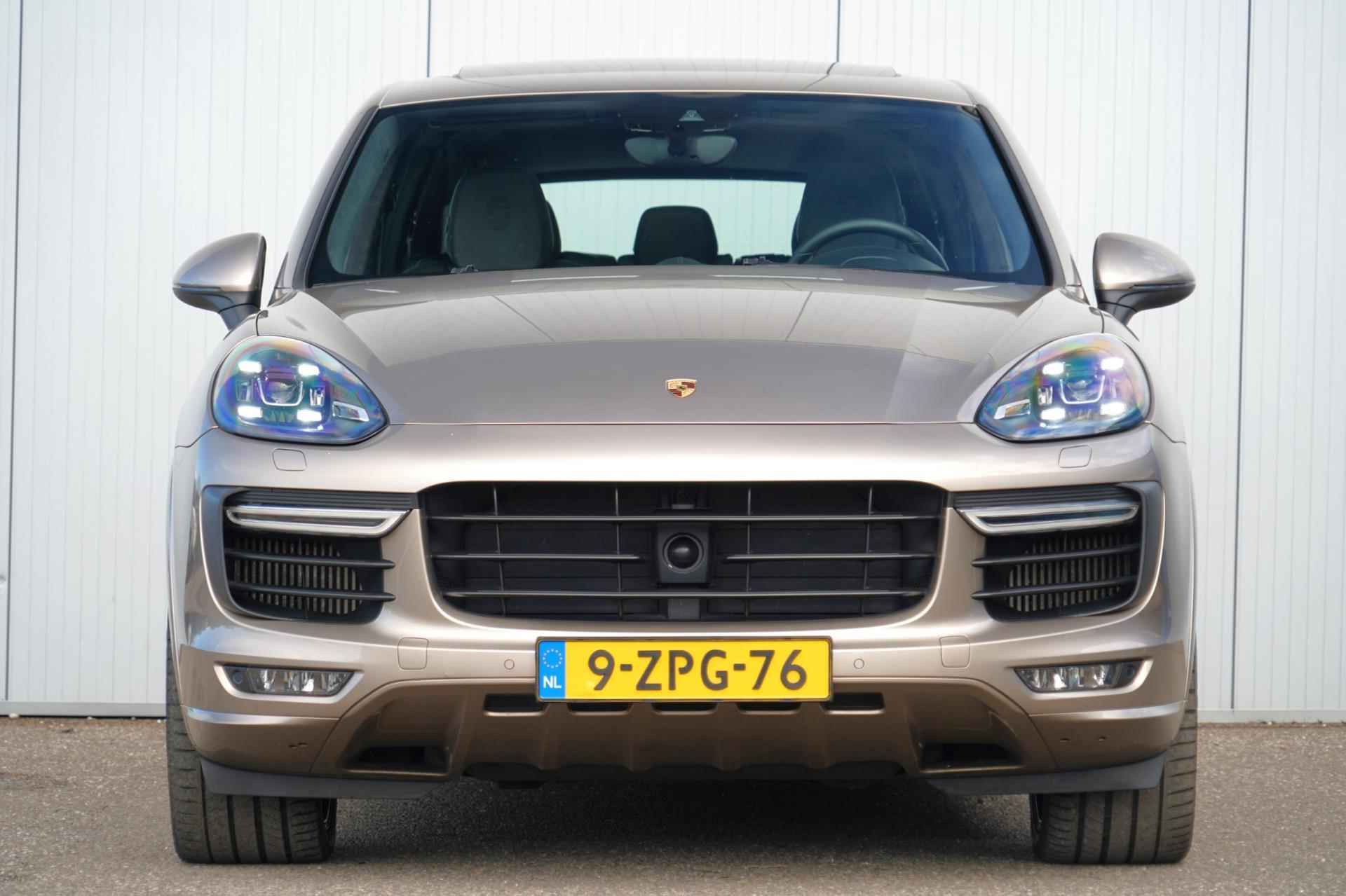 Porsche Cayenne 3.6 GTS / Pano / ACC / Side-Assist / 4x Stoelkoeling / Stuurverw. / Luchtvering / Carbon / Orig. NL - 33/46
