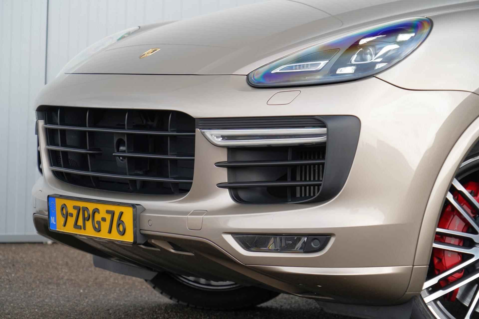 Porsche Cayenne 3.6 GTS / Pano / ACC / Side-Assist / 4x Stoelkoeling / Stuurverw. / Luchtvering / Carbon / Orig. NL - 36/46