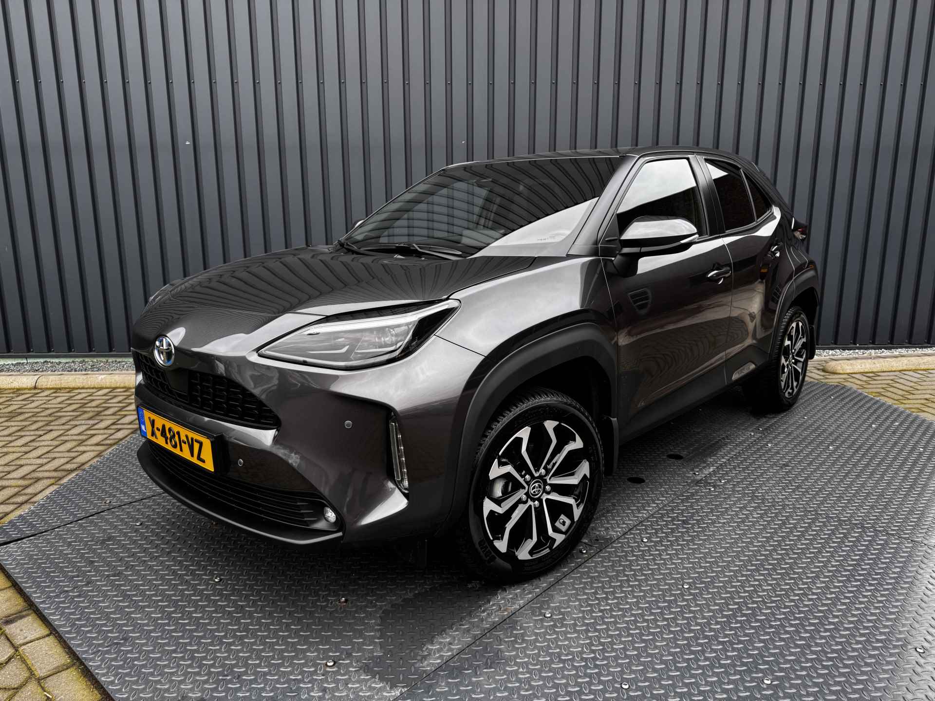 Toyota Yaris Cross 1.5 Hybrid Explore | Stoel & Stuur verwarming | PDC V&A | Prijs Rijklaar!! - 42/42